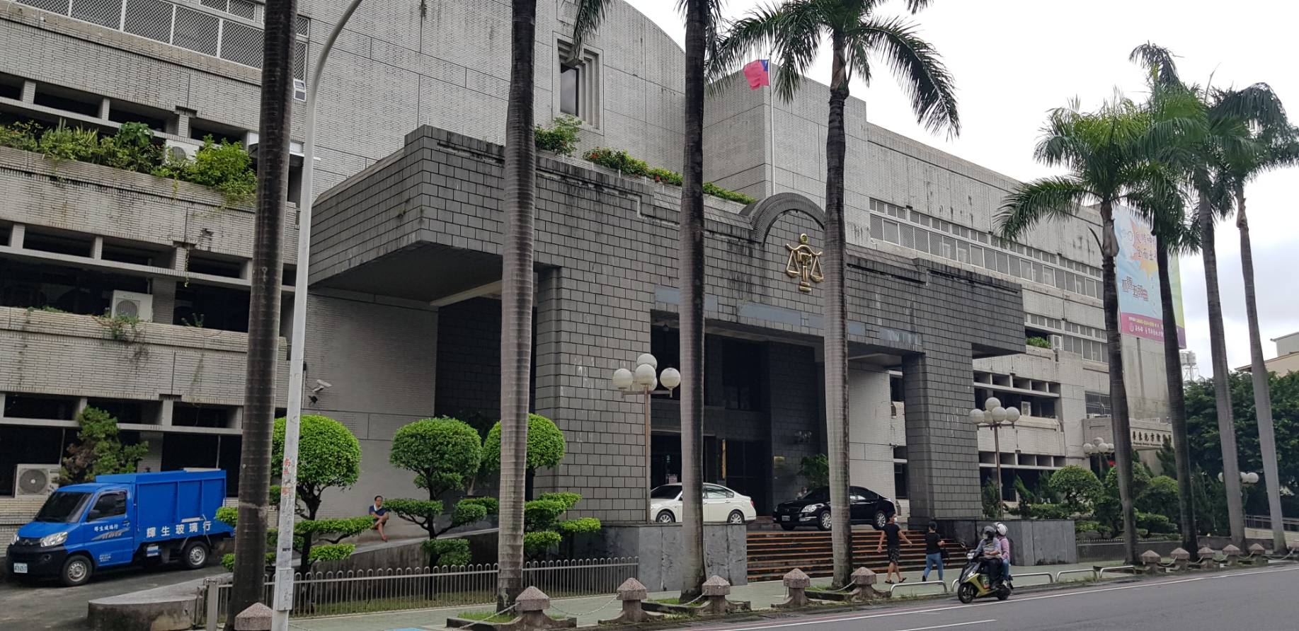 劉姓男老師偷吃學生媽，付不出和解金100萬，否認發生性關係，要求酌減，被屏東地院法官打臉，判他該依約給付。圖為屏東地院。（本刊資料照）