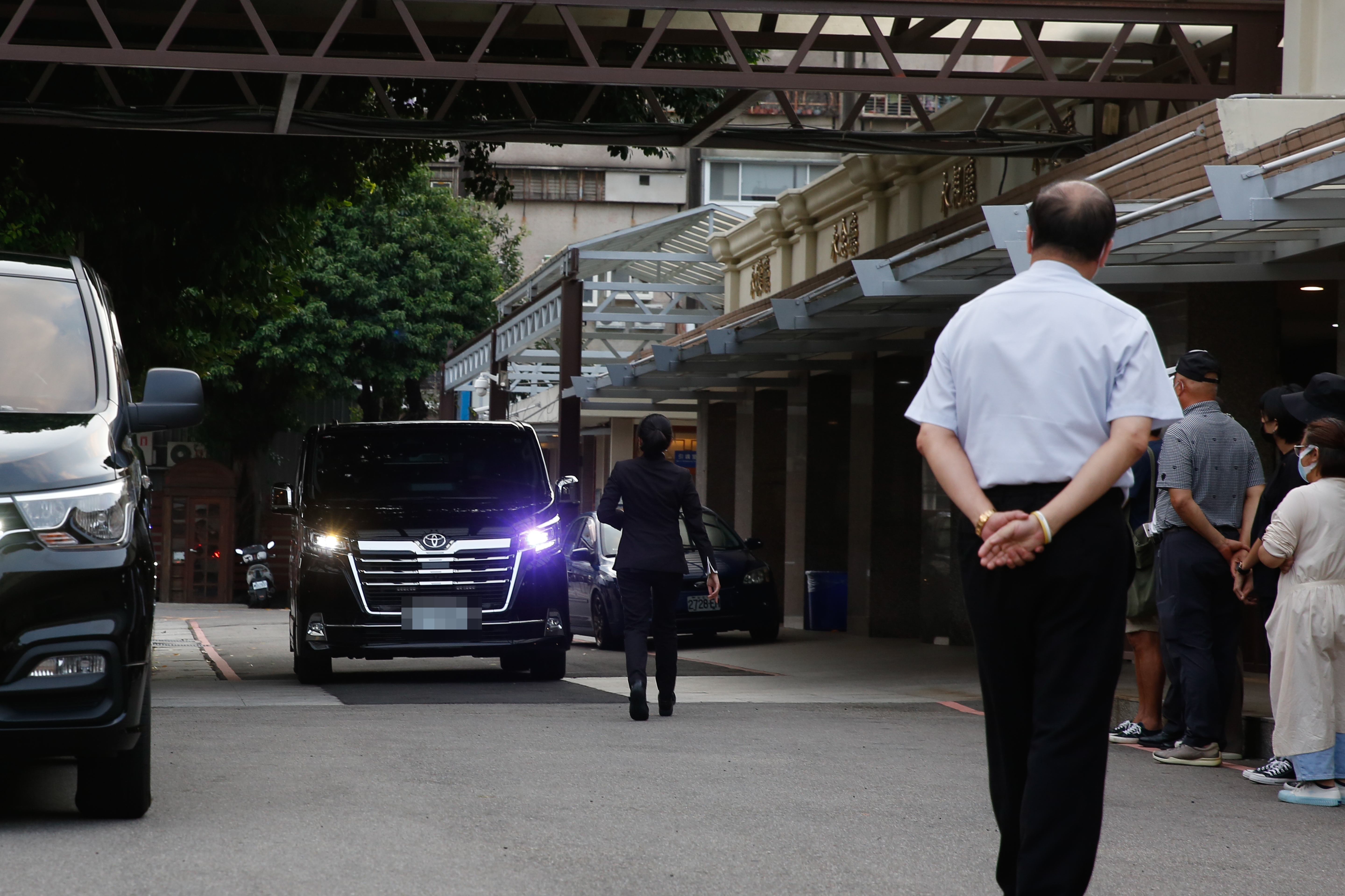 副市長李四川坦言，預估等到明年春節前後才能開拆一殯，意即二殯今年底完工後的2、3個月。（本刊資料照）