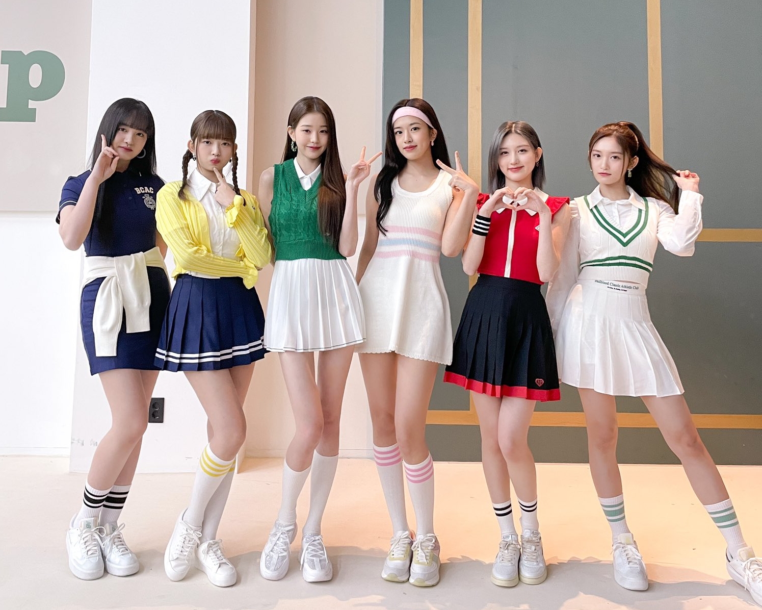 韓國大勢新人女團IVE宣布6月24日來台開唱。（翻攝IVE official推特）