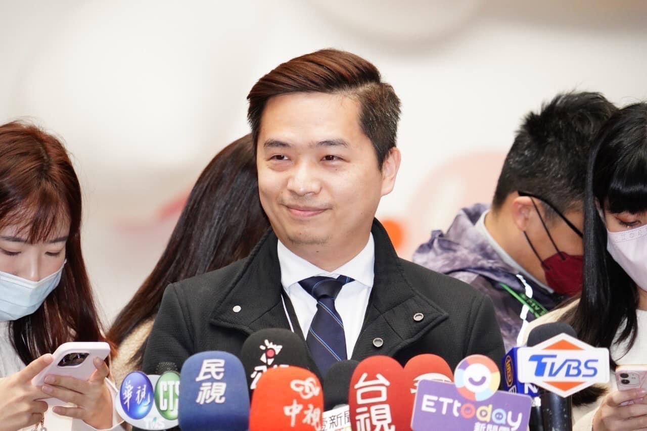 台北市府發言人羅旺哲多次以身體健康為由請辭,北市府今釋出新聞稿,宣布發言人請辭獲准。(翻攝自羅旺哲臉書)