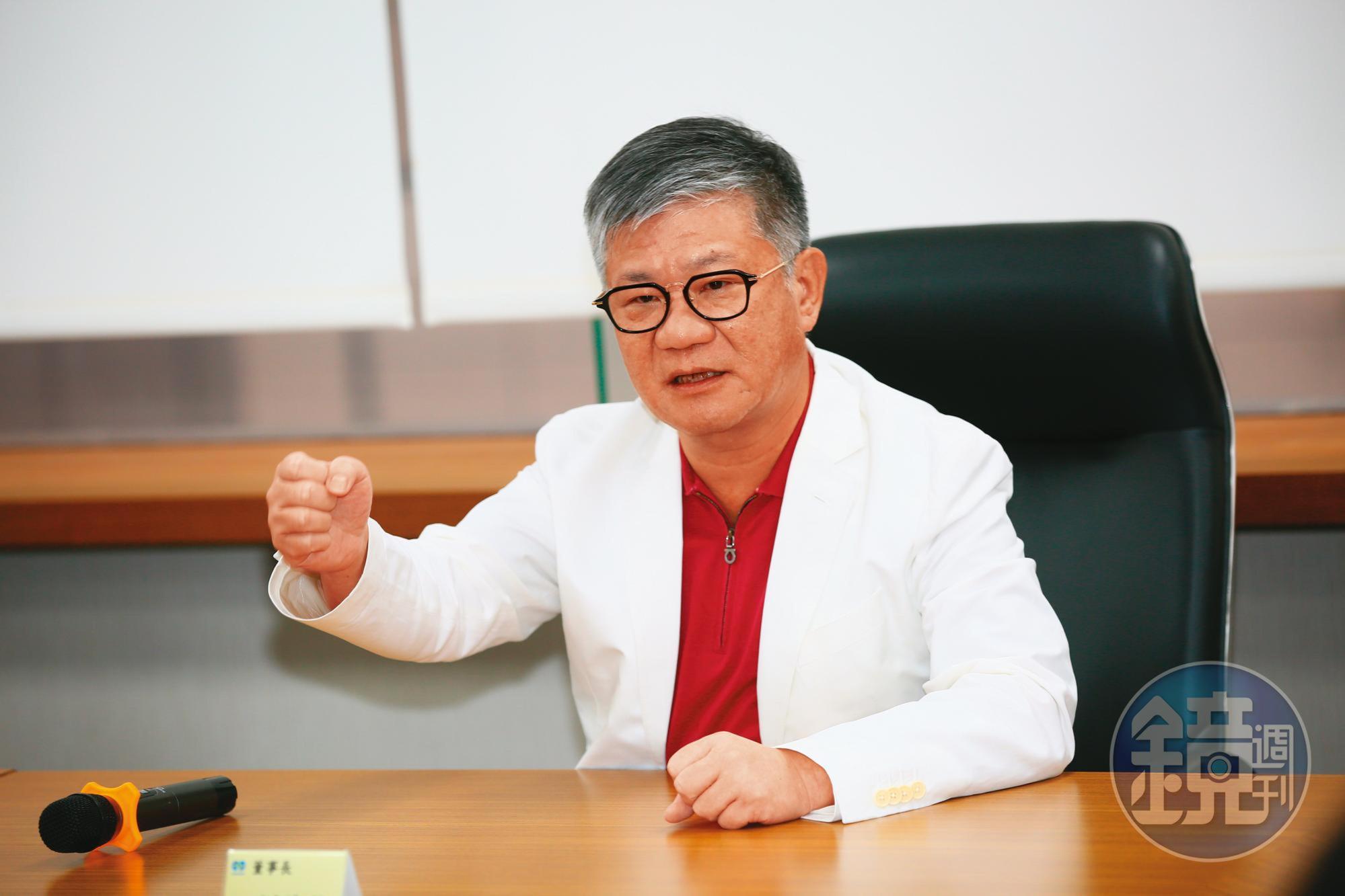 為尋求其他獨董支持,市場派劉偉龍積極奔走。