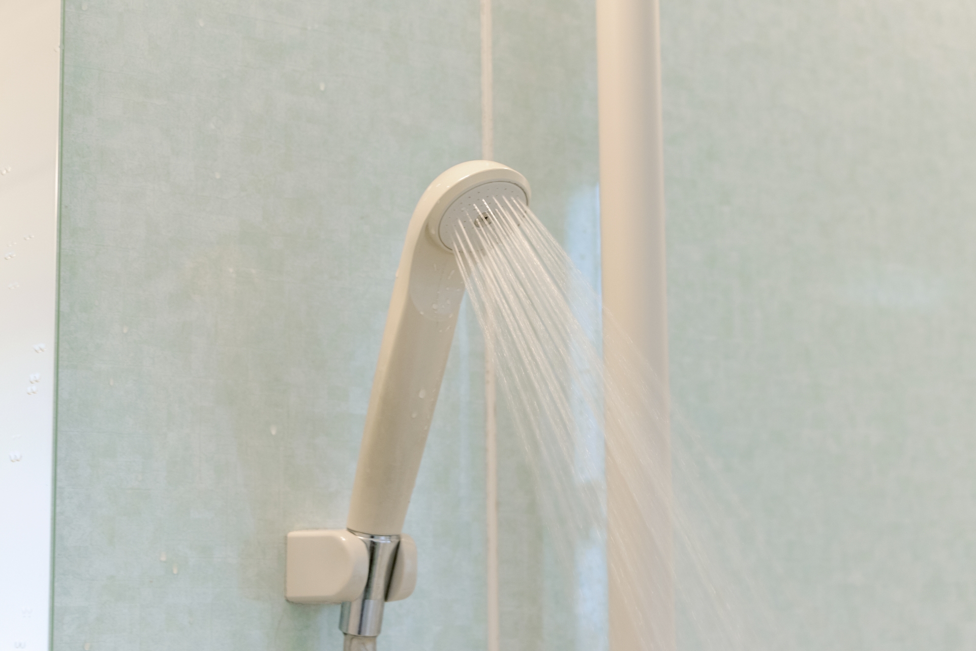 猴急男強闖淋浴間含雞卻辯稱說是雙方合意，被害人反駁「東西在對方嘴裡才不敢反抗」（示意圖 photo-ac）