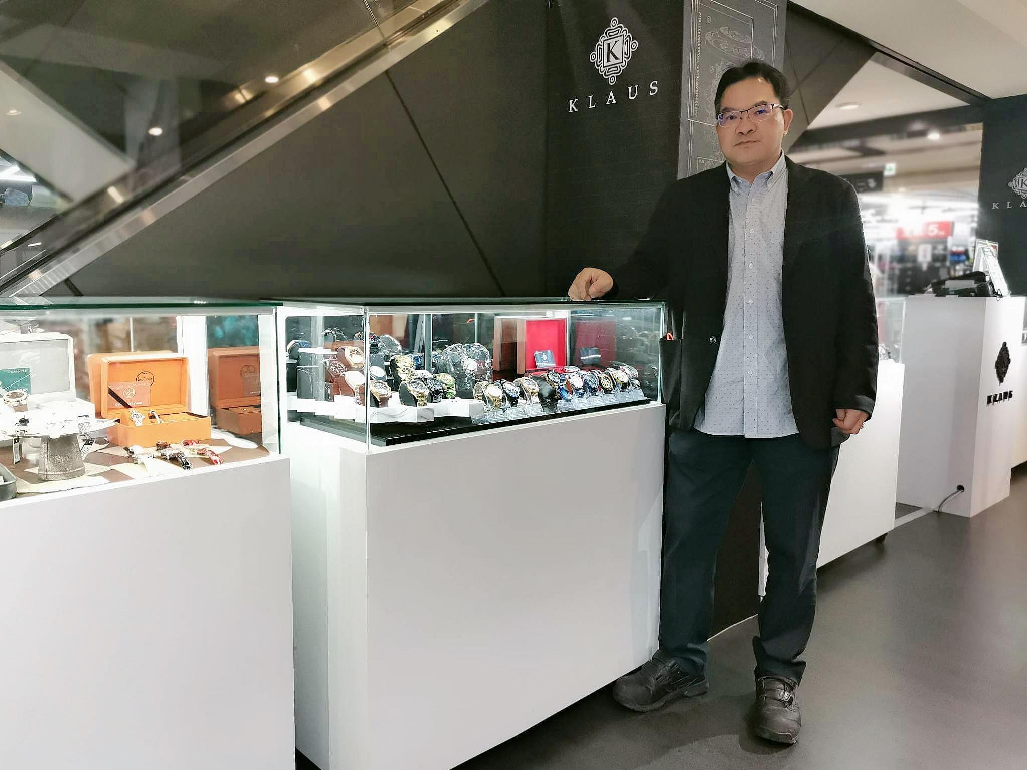 【錶壇新焦點】台北機械錶王紀聰俊現身珠寶文創展！場外數十支鑽石機械錶瞬間售罄，揭露疫情後鑽石機械錶市場嶄新趨勢！