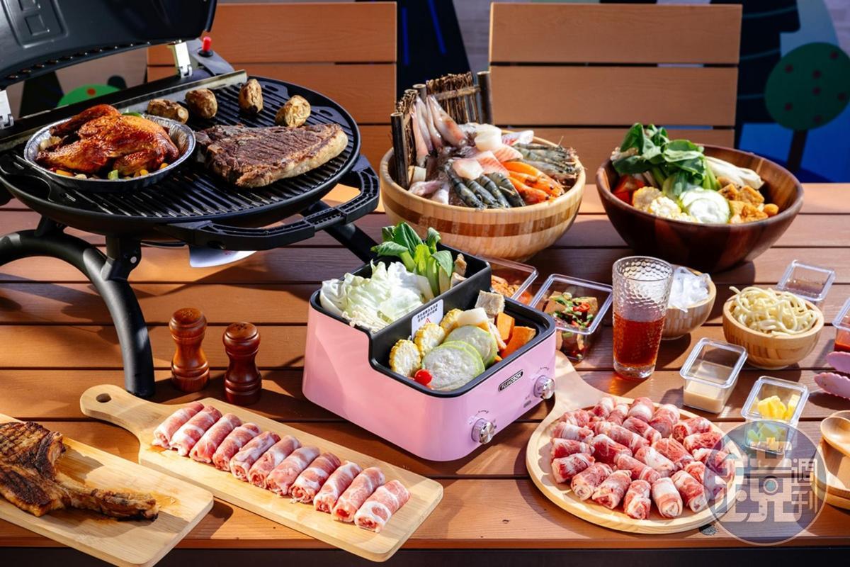 「BBQ豪華海陸火烤饗宴」食材澎湃多元,可在露營車旁的戶外區棧板享用,體會營火烤肉的樂趣。