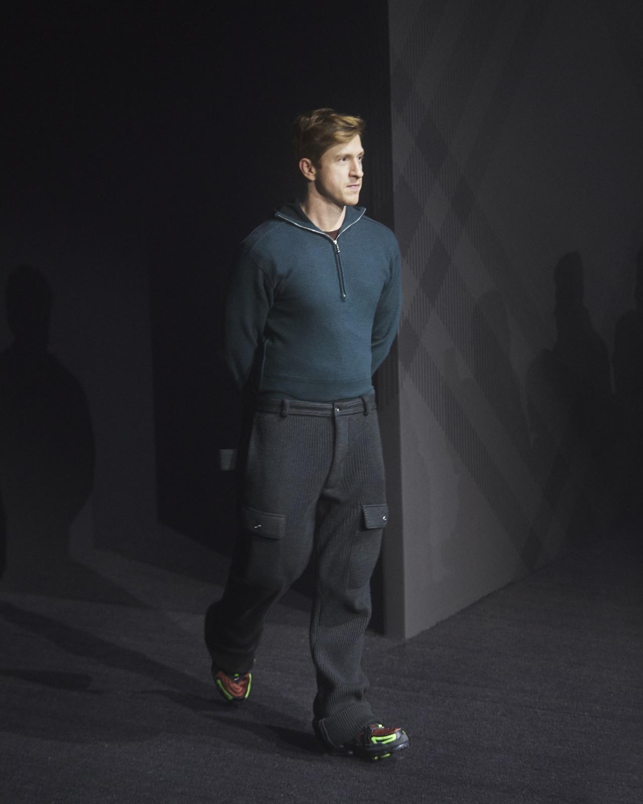 37歲、出生於英國的Daniel Lee去年9月接下Burberry創意總監，個人首發系列於今天發表。（Burberry提供）