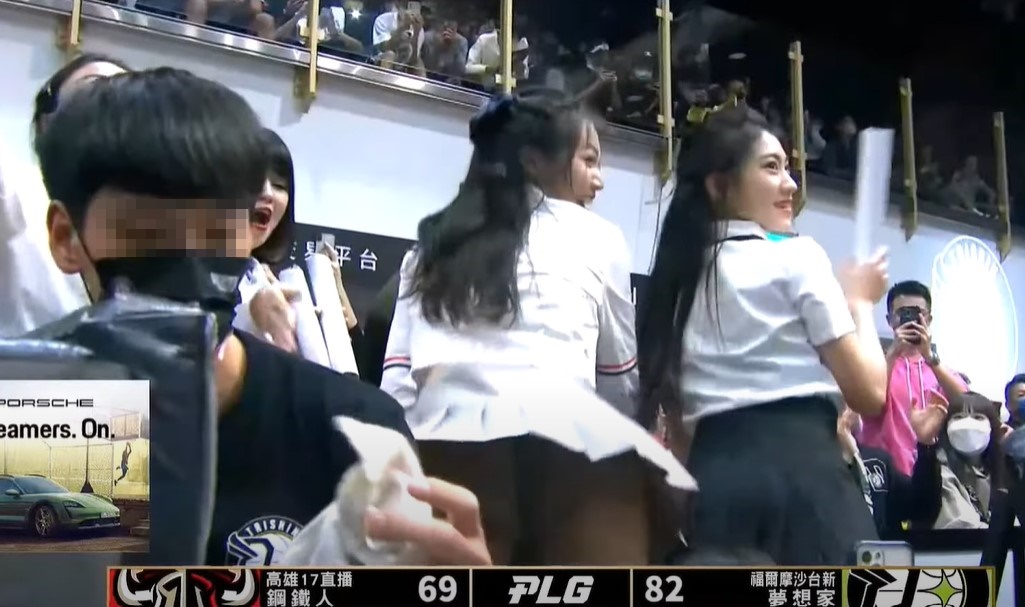 本就以性感為賣點的Formosa Sexy，賣弄性感干擾罰球早就不是新聞，上週干擾林書豪時卻因尺度沒拿捏好，遭到少部分球迷批評，在網路引發兩極看法。（翻攝自PLG官方YT頻道）