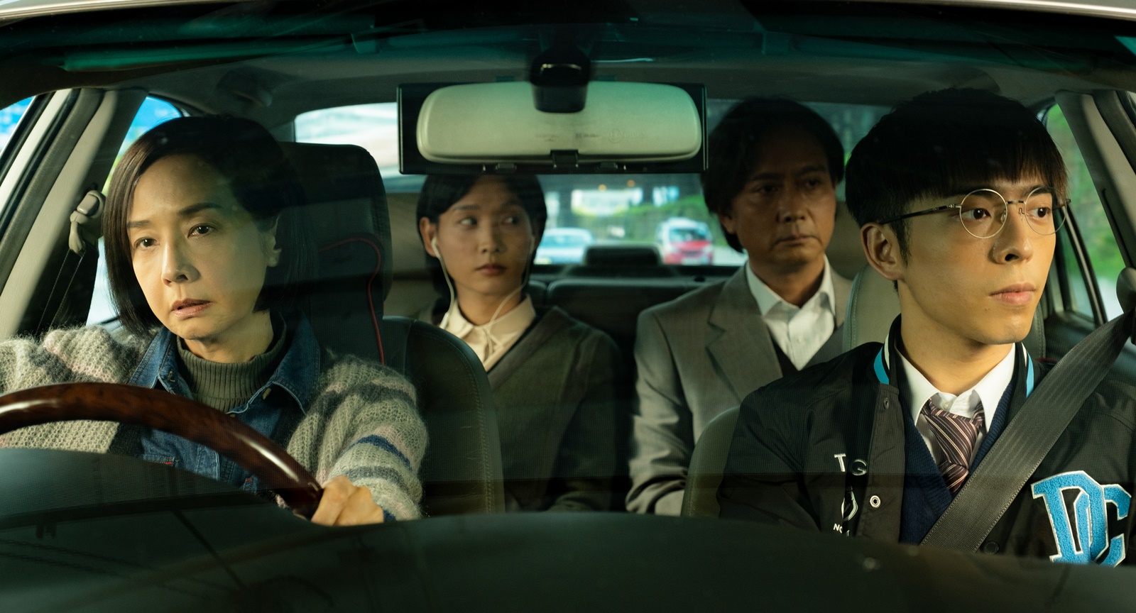 毛舜筠在《過時·過節》演活一位強勢媽媽,舉手投足都是戲味。(甲上提供)