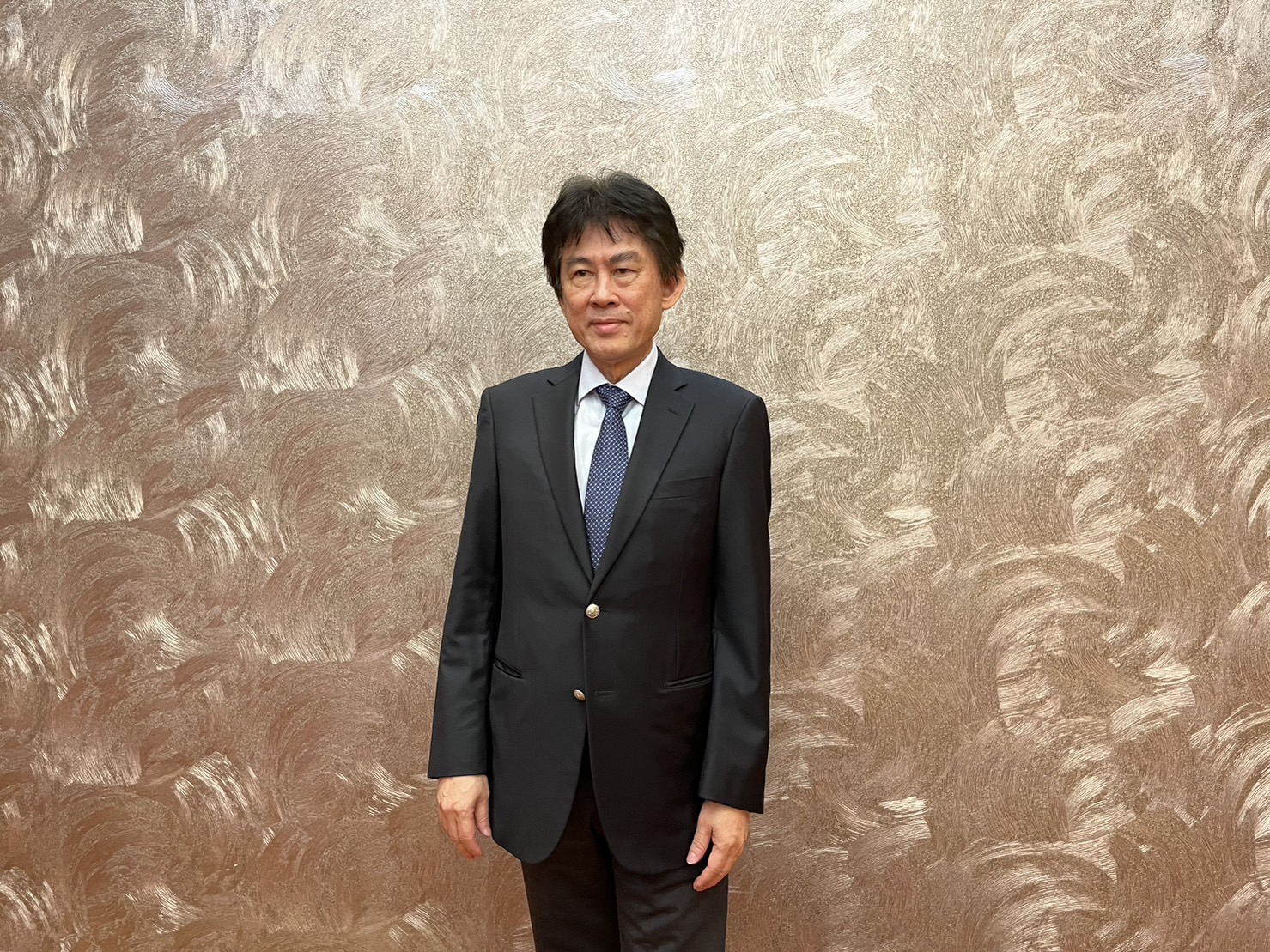 亞泰金屬總經理黃源財指出，客戶訂單近期有逐漸回流的跡象，顯示電子業下半年景氣可望回穩。