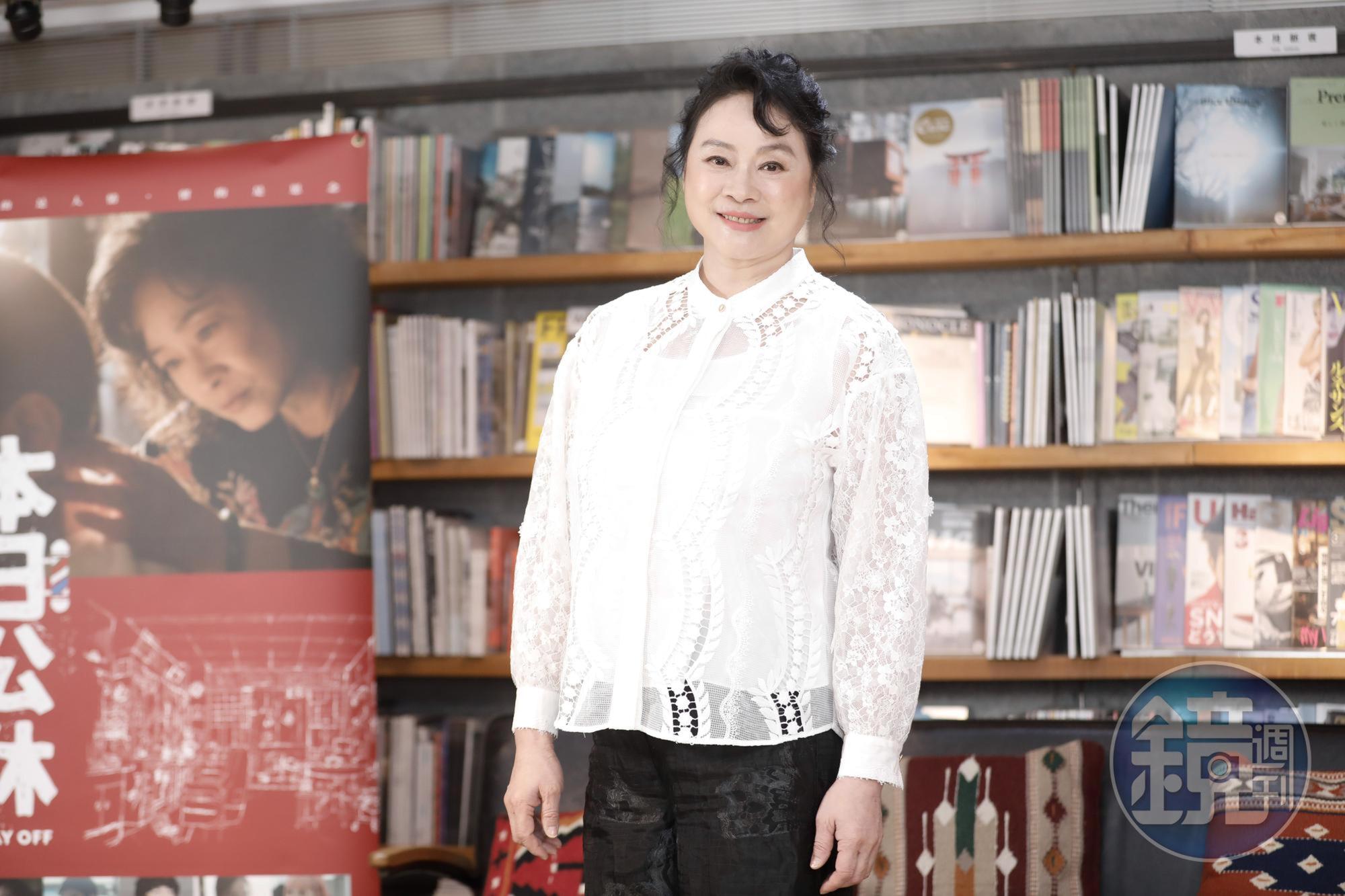 陸小芬透露這20年來她沉澱思緒過著樸實的生活,還去印度學習古醫學、精油、靈氣等療法,如今已相當專業。