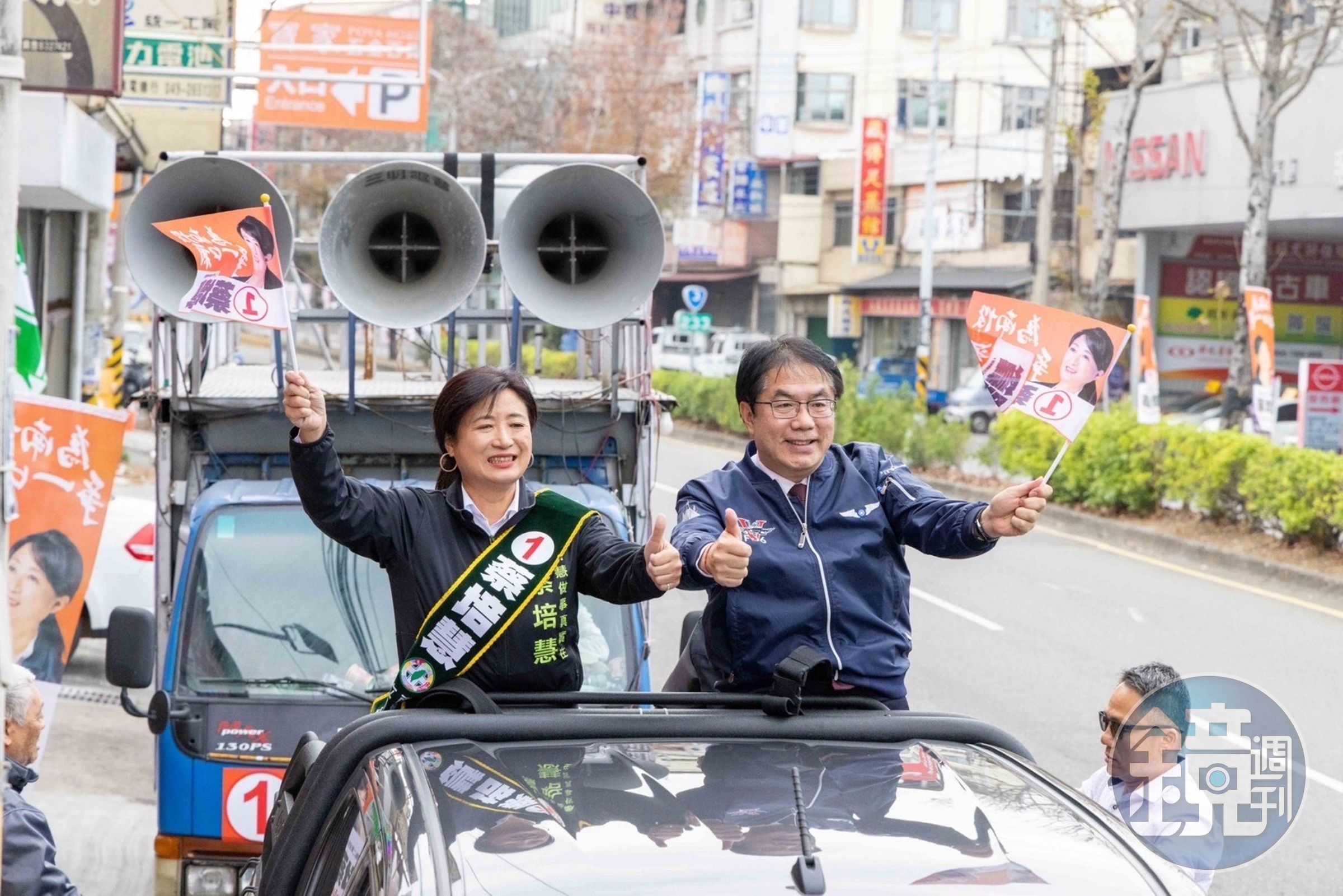 距離南投立委補選不到最後兩週,台南市長黃偉哲替候選人蔡培慧站台。(翻攝畫面)