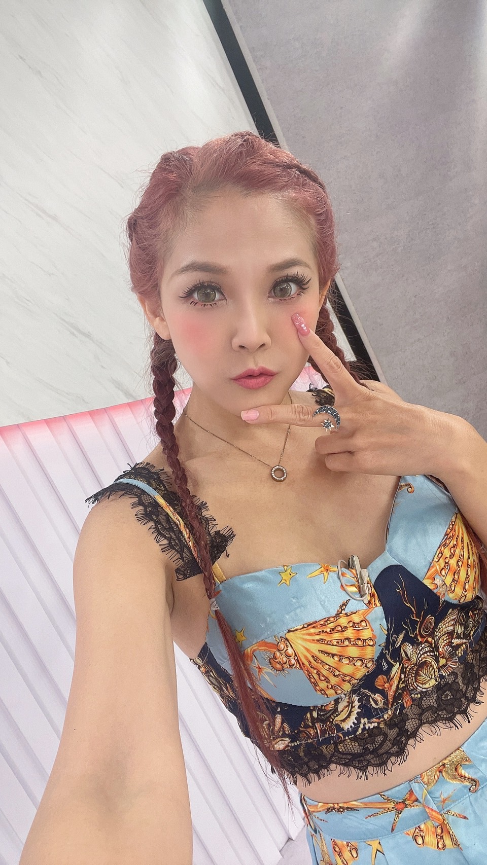DJ圓圓提起去年高雄主持工作中遇強震,仍心有餘悸。(DJ圓圓提供)