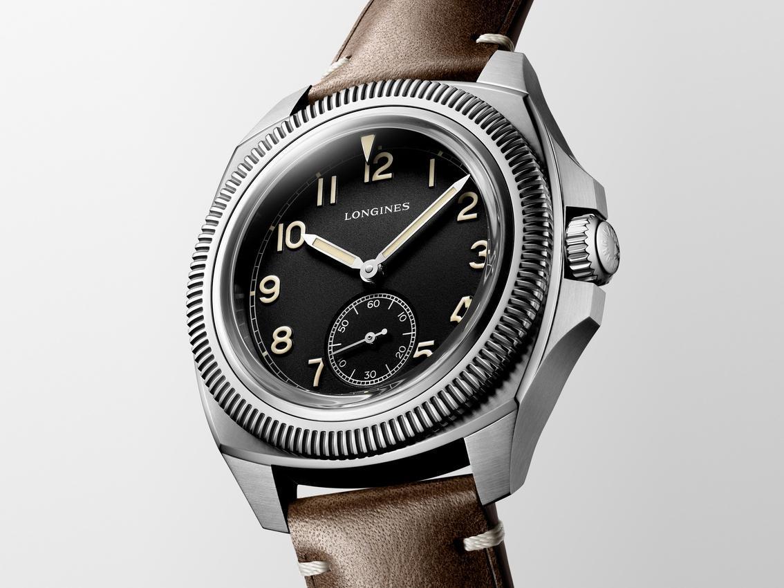 浪琴(LONGINES)發表復刻飛行錶Pilot Majetek,源自1935年為捷克斯洛伐克空軍製作的軍規錶款,然而設計上做了更現代的詮釋。定價約NT$124,500。