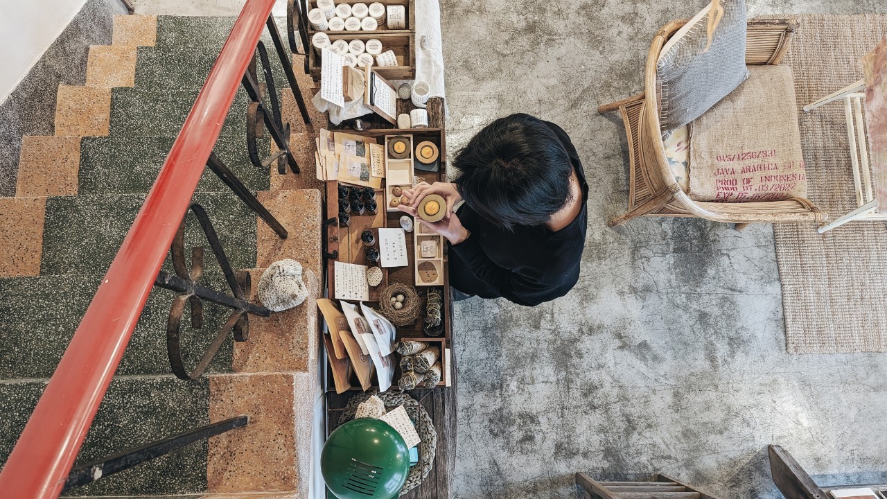 這兒也賣少量自製的手作物品。