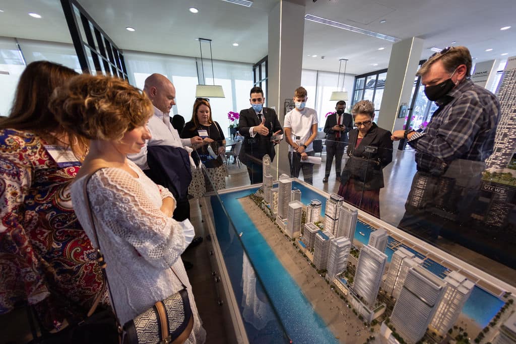 花小錢就能投資房市，甚至透過台股戶頭，當起海外包租公。（翻攝自Leading Real Estate Companies of the World臉書）