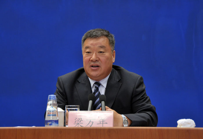 中國國家衛健委專家梁萬年今日在記者會上聲稱,中國的疫情基本上已經結束,僅剩零星感染。(翻攝自中國政府網)