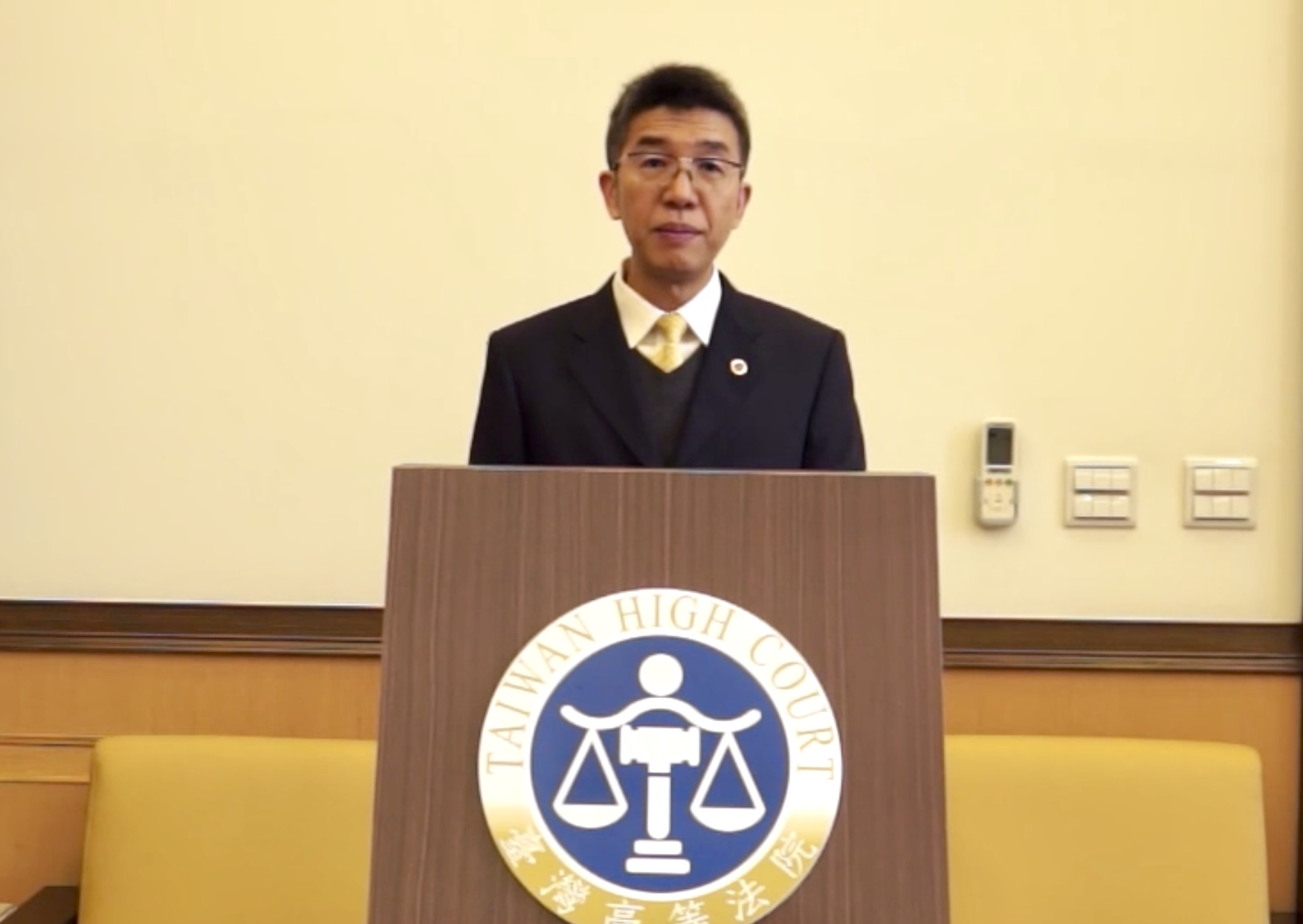 高等法院發言人顧正德法官說明長照悲歌殺人案判決理由。（高等法院提供）