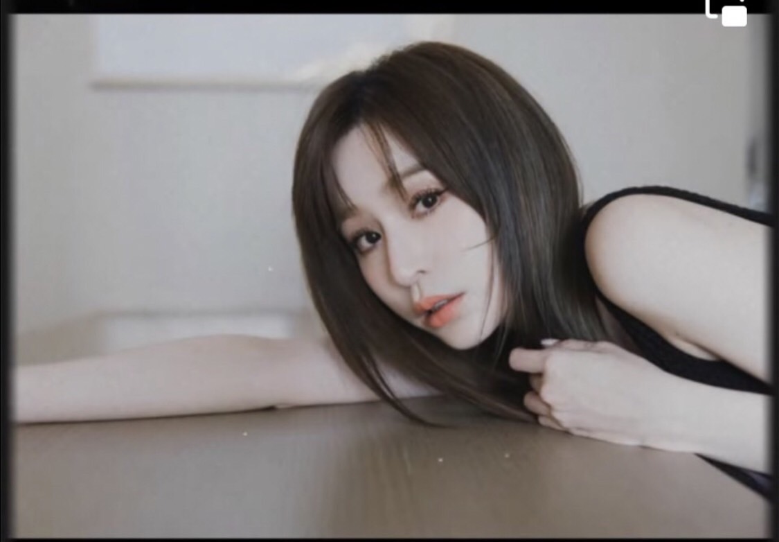 今（24）日是王心凌出道20年的大日子，她特別拍影片跟大家分享喜悅，並透露今年將發片及舉行演唱會。（翻攝自王心凌臉書）