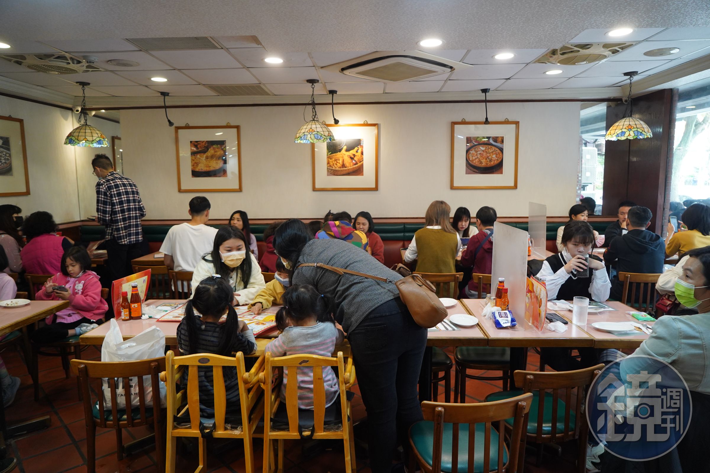 「蘇阿姨比薩屋」的客群橫跨各世代，尤其受到學生歡迎。