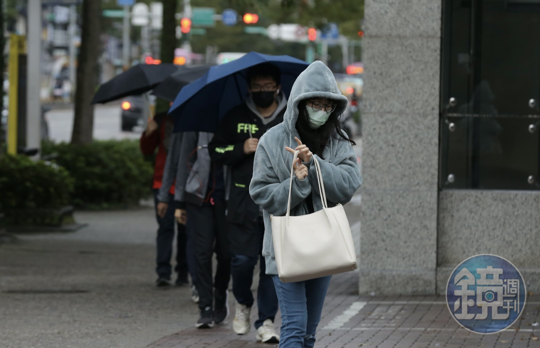 今(26)日受強烈大陸冷氣團影響,中部以北、東北部及東部天氣寒冷,易有10度以下低溫。(資料照)
