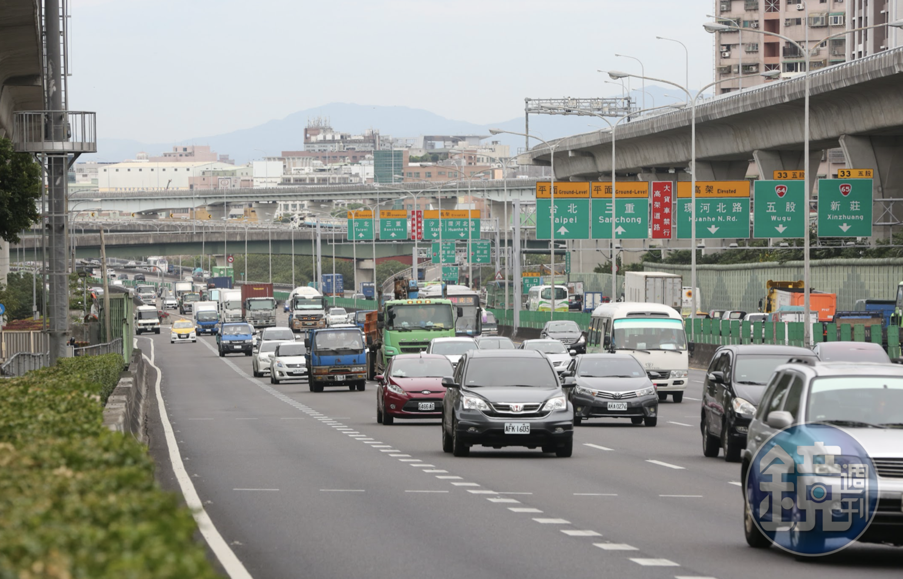 高公局預估今(26)日起已有北返車潮,提醒避開17處地雷路段。(資料照)