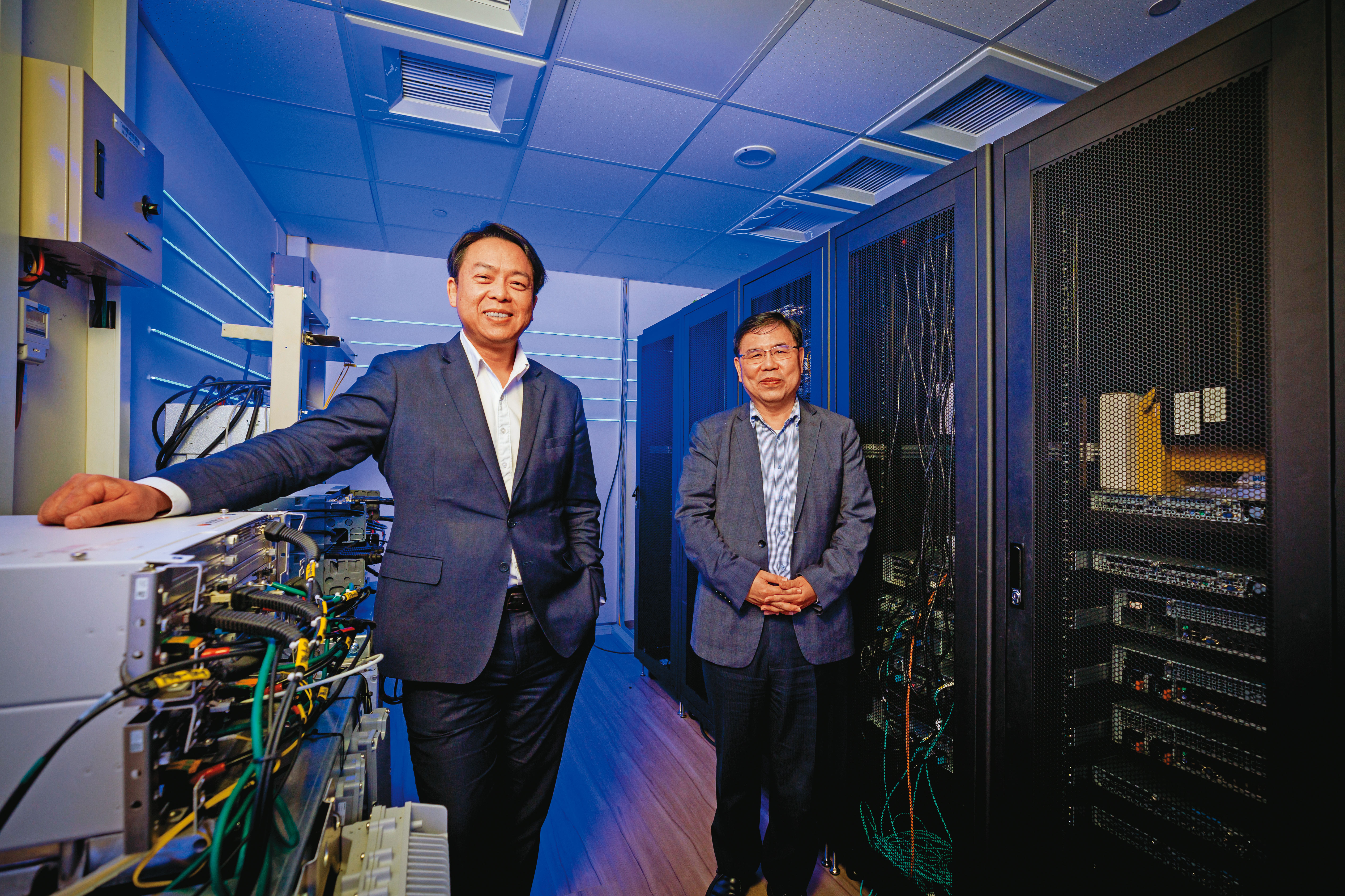 台智雲總經理吳漢章（左）及技術長陳忠誠（右）認為，ChatGPT將造就高速運算服務時代的來臨。