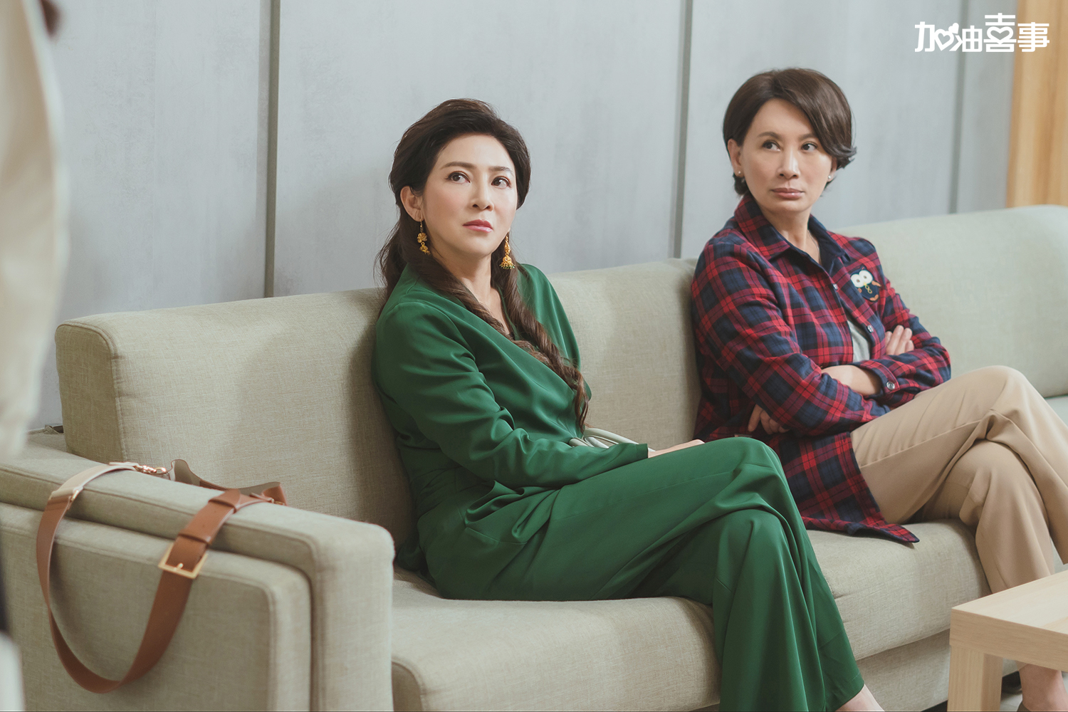 王彩樺（右）和陳亞蘭兩位母后 霸氣十足。（翻攝自TVBS）