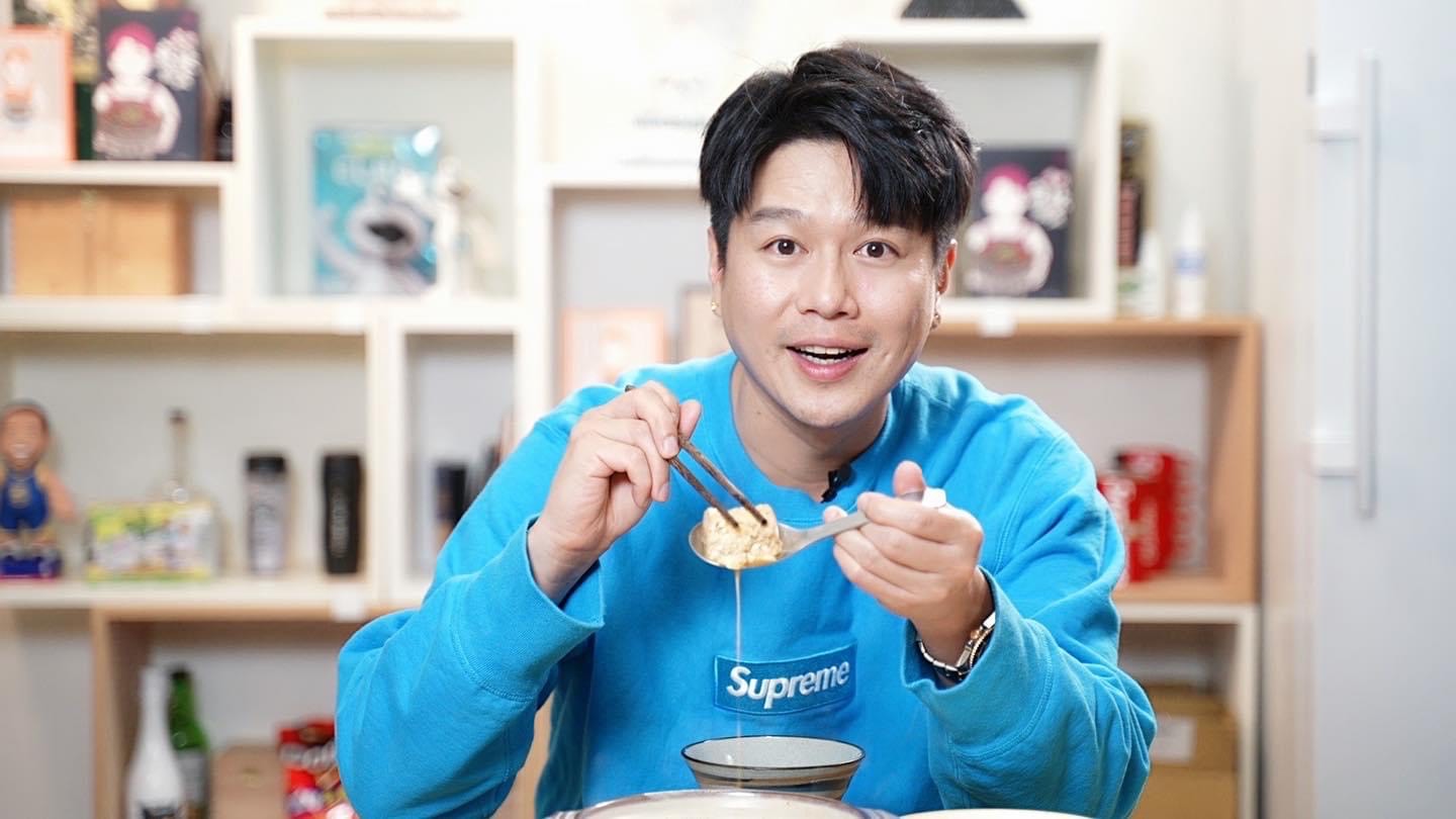 李易看到女兒Shinny寫情書給同學，玻璃心碎。（翻攝自李易臉書）