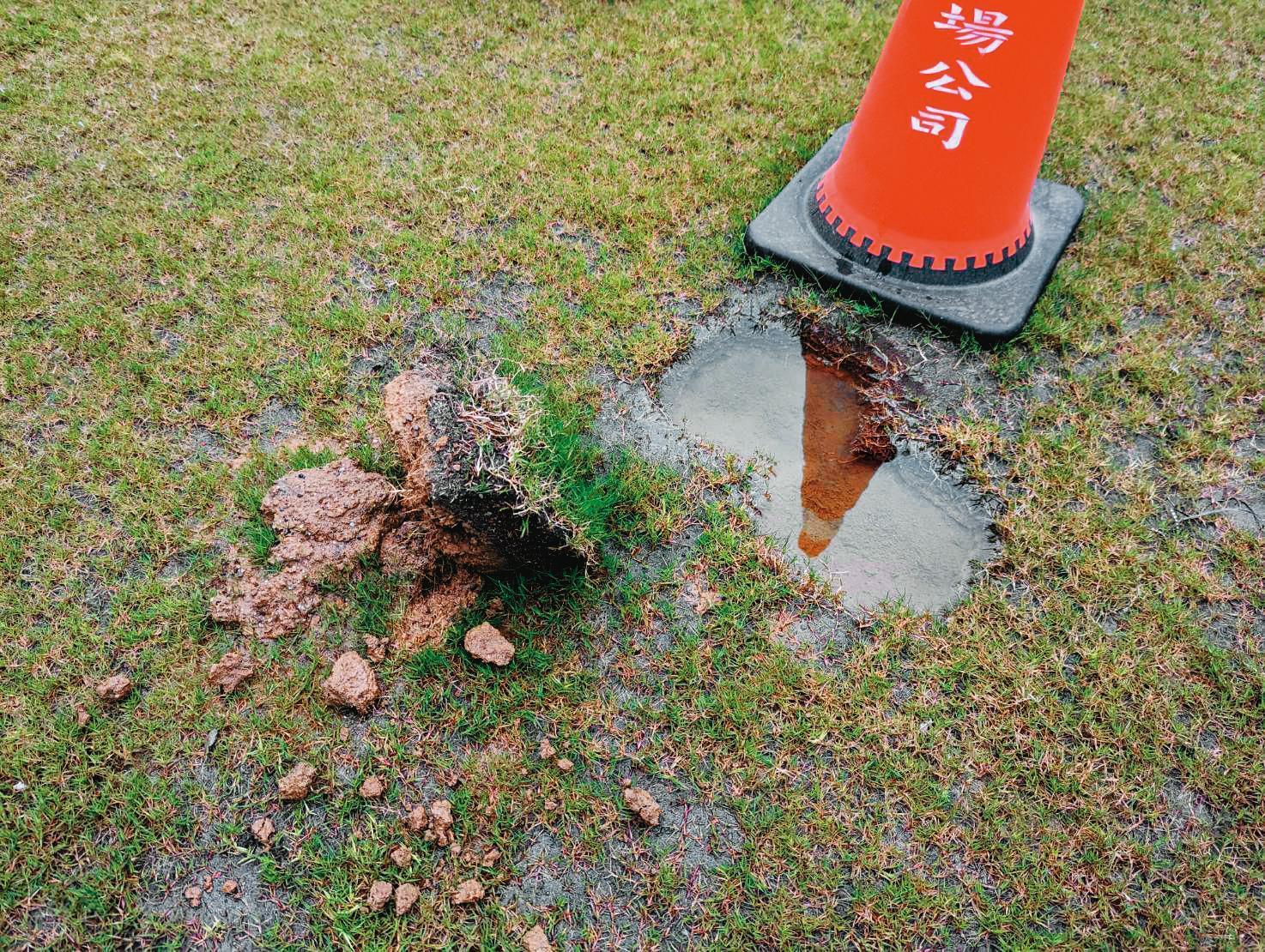 新竹球場排水不易，與土壤級配不符規範及排水經費遭刪除有關。（新竹市政府提供）