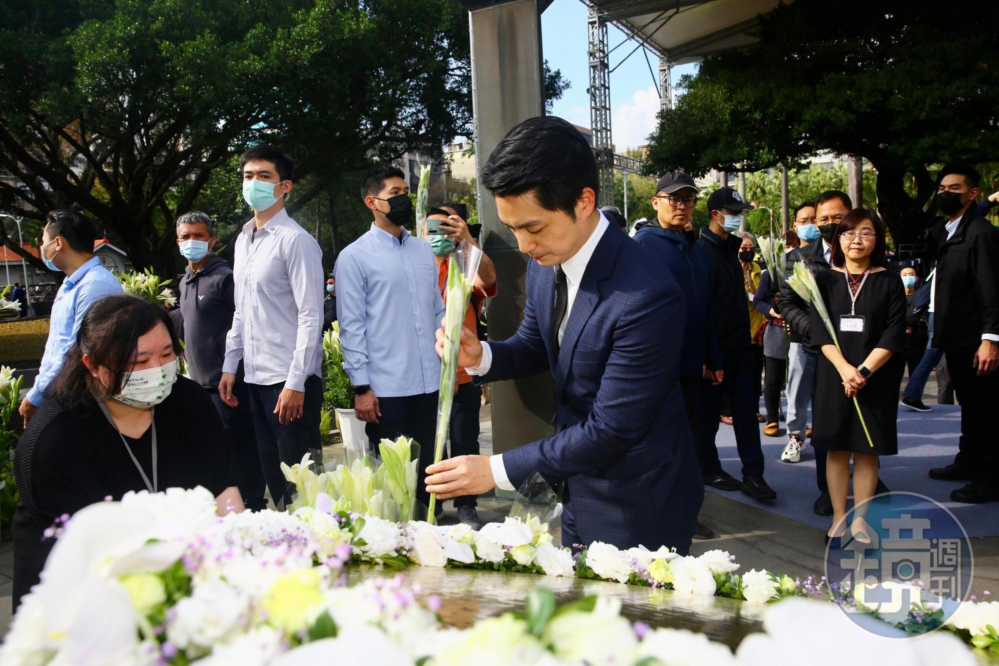 蔣萬安表示,「身為台北市長,我深深為76年前發生在台北市大稻埕天馬茶房附近的緝菸事件,進而導致全台二二八事件的歷史傷痛,致上誠摯的歉意」。
