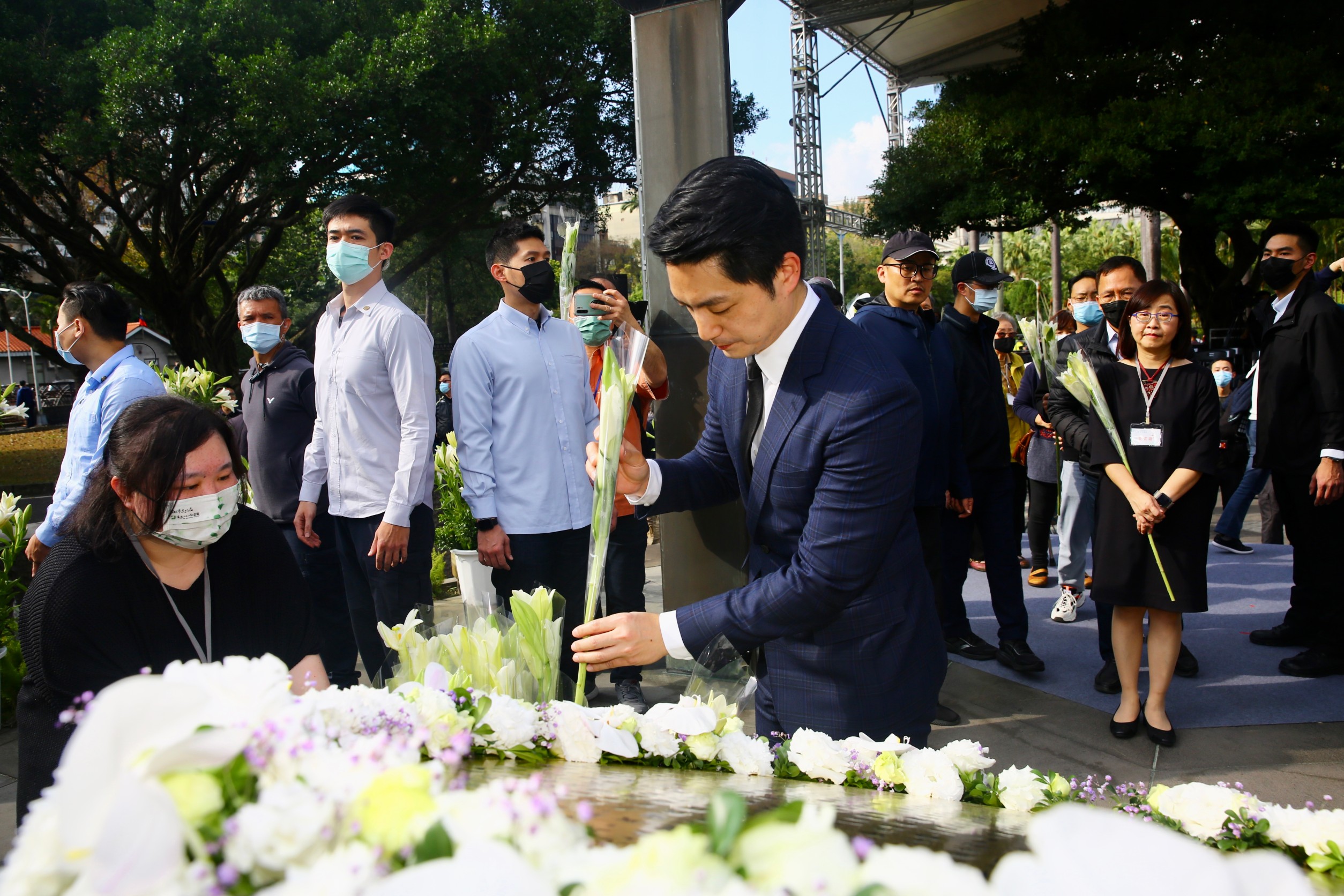 蔣萬安表示，「身為台北市長，我深深為76年前發生在台北市大稻埕天馬茶房附近的緝菸事件，進而導致全台二二八事件的歷史傷痛，致上誠摯的歉意」。