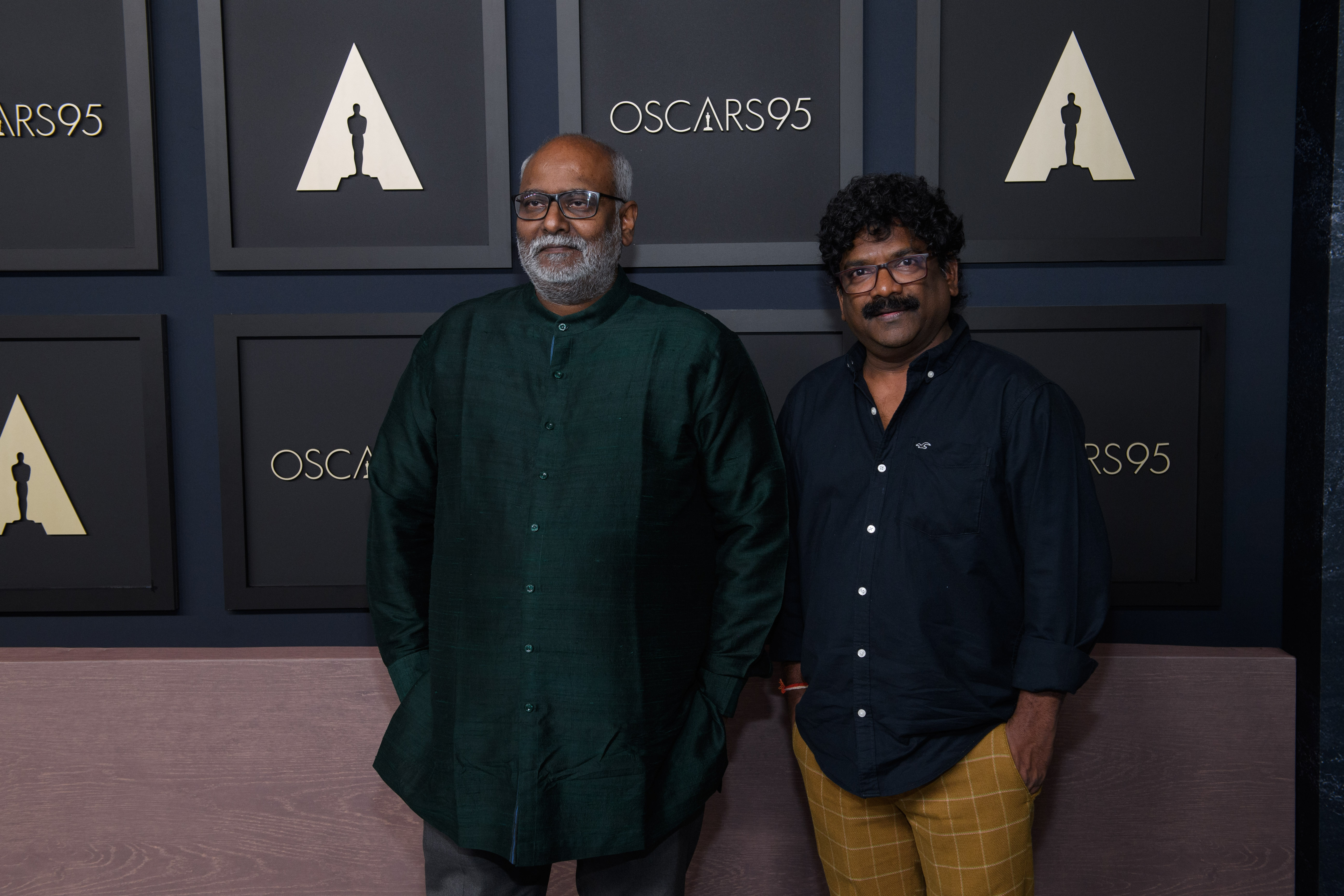 〈Naatu Naatu〉作曲MM凱拉瓦尼（左）與作詞錢德拉博斯（右）。（Michael Yada攝 / ©A.M.P.A.S.）