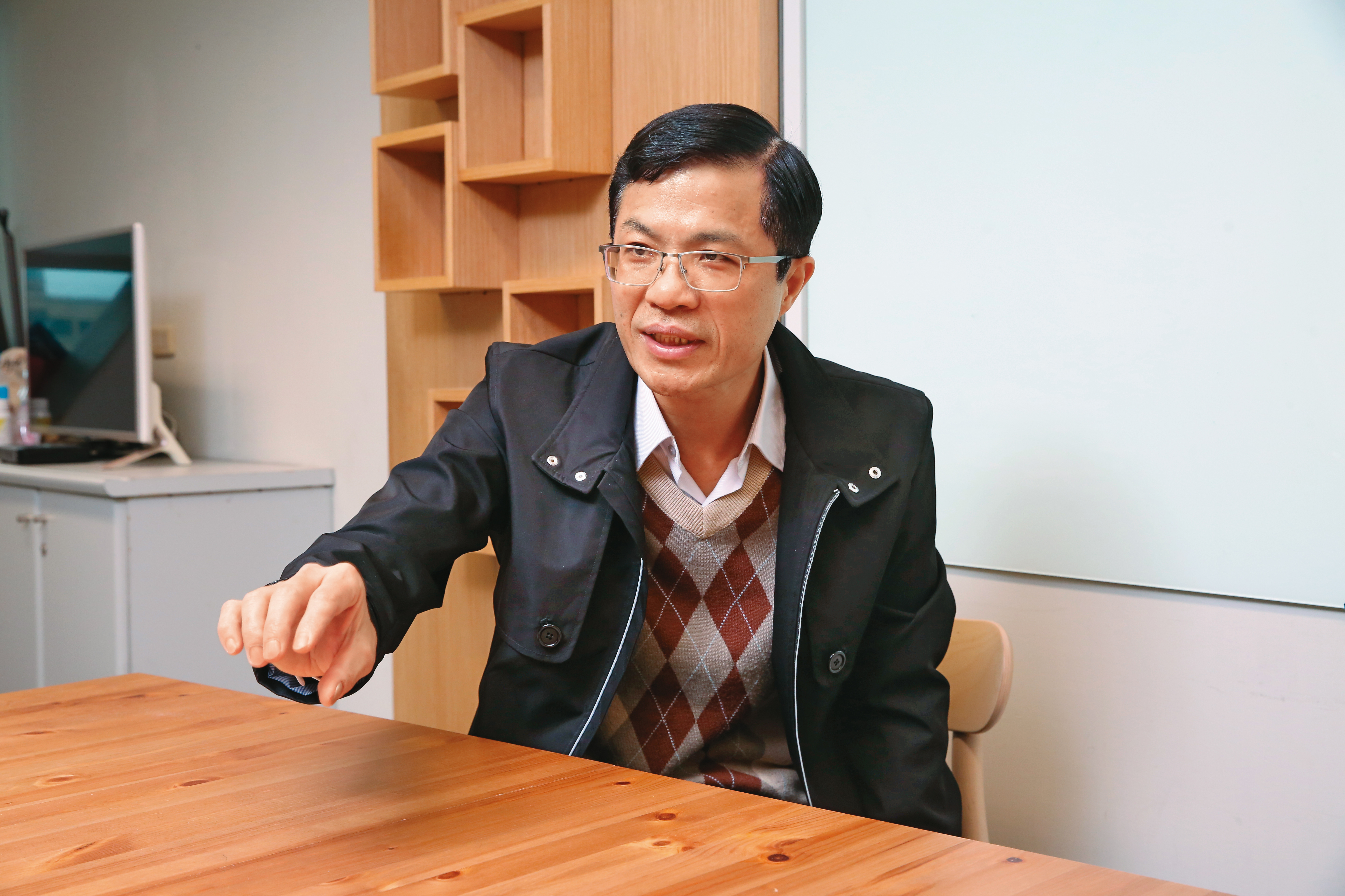 新北市政府城鄉發展局長黃國峰指出，第二行政中心進駐三重，將促進大漢溪南北的均衡發展。