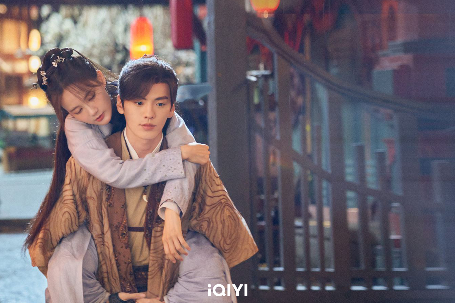 帥氣畢雯珺竟有懼高症，去迪士尼樂園不敢玩高空設施。（愛奇藝國際站提供）