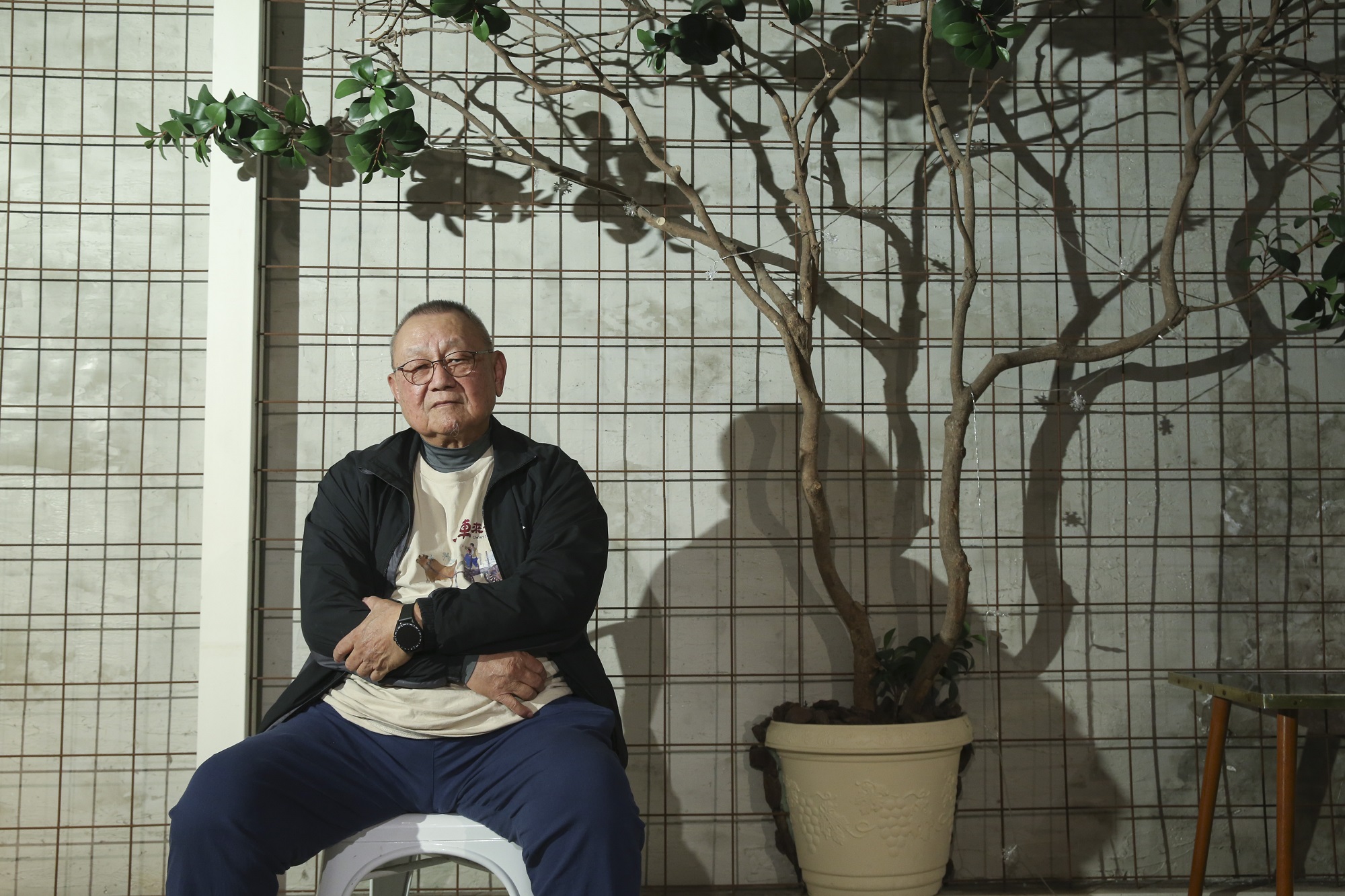 李岳峰牢記年幼時祖父母無限關愛，作品充滿正能量。