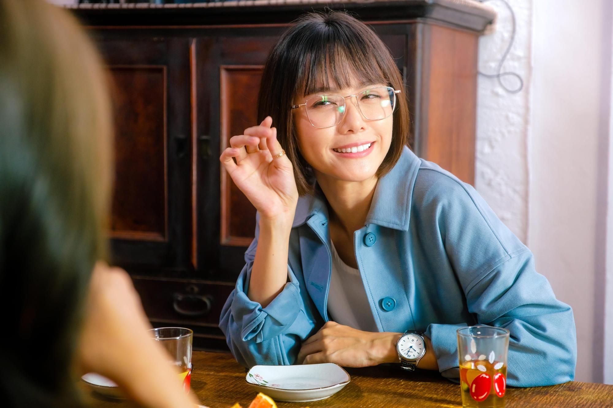 方語昕在劇中當上未婚媽媽,但現實生活中她堅決表示不可能,因為姊姊們有小孩了,平日都要幫忙帶。(華視提供)