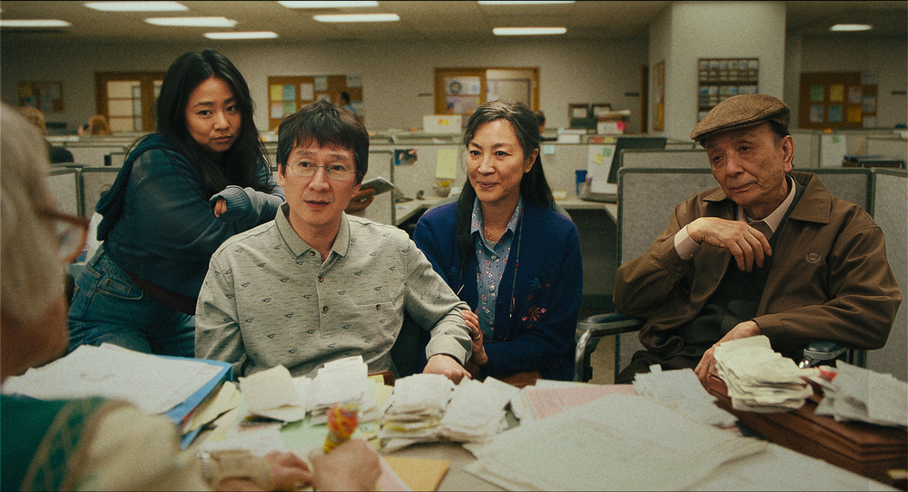 《媽的多重宇宙》在北美橫掃各大獎項,距奧斯卡小金人只剩最後一哩路。(双喜提供)