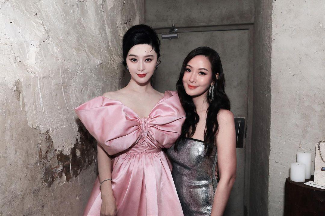 范冰冰(左)在晚宴上與孫芸芸(右)同框。(翻攝bingbing_fan IG)