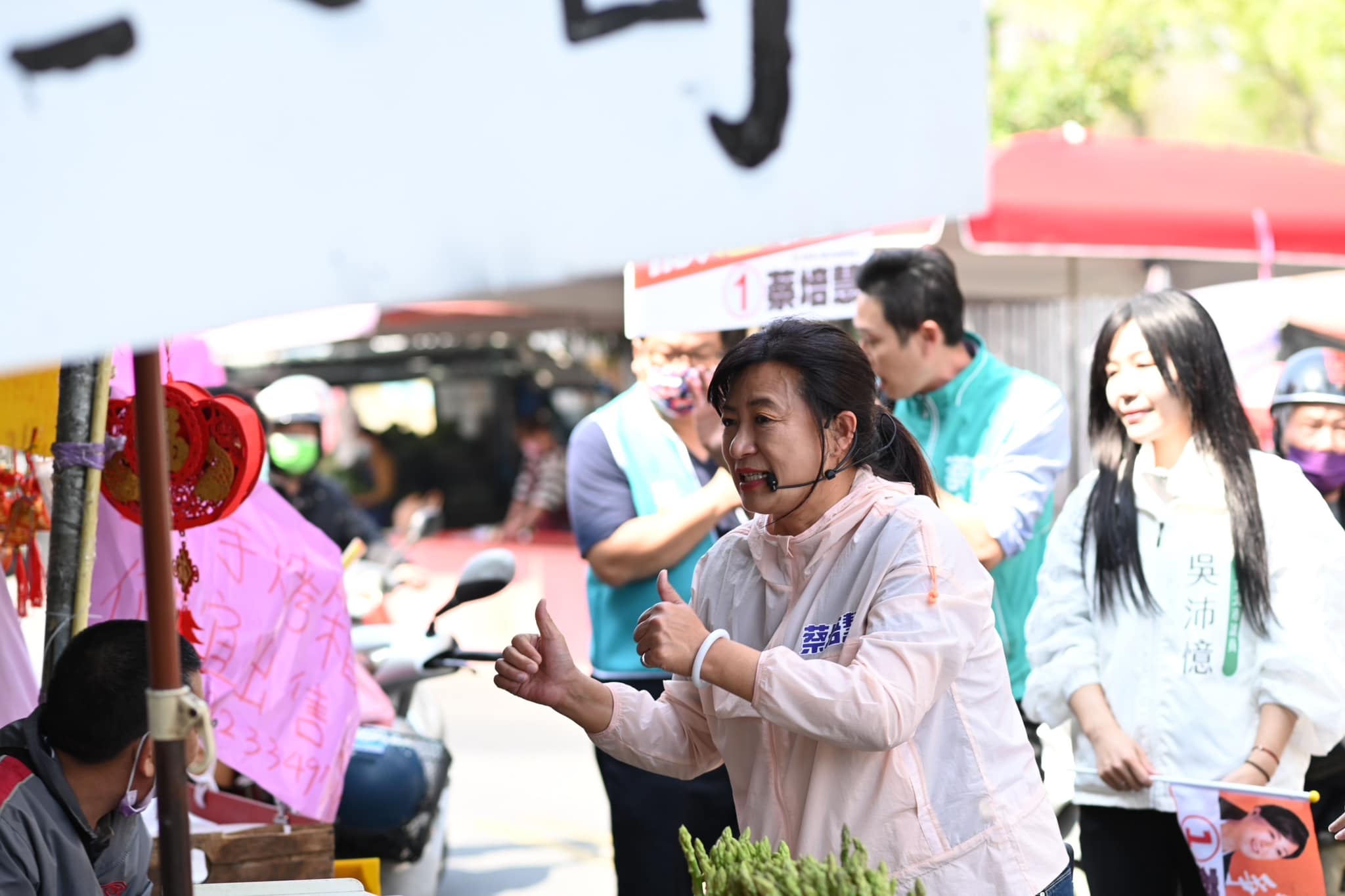 蔡培慧近日積極掃街拜票，為3月4日的南投立委補選作最後衝刺。（翻攝自蔡培慧臉書）