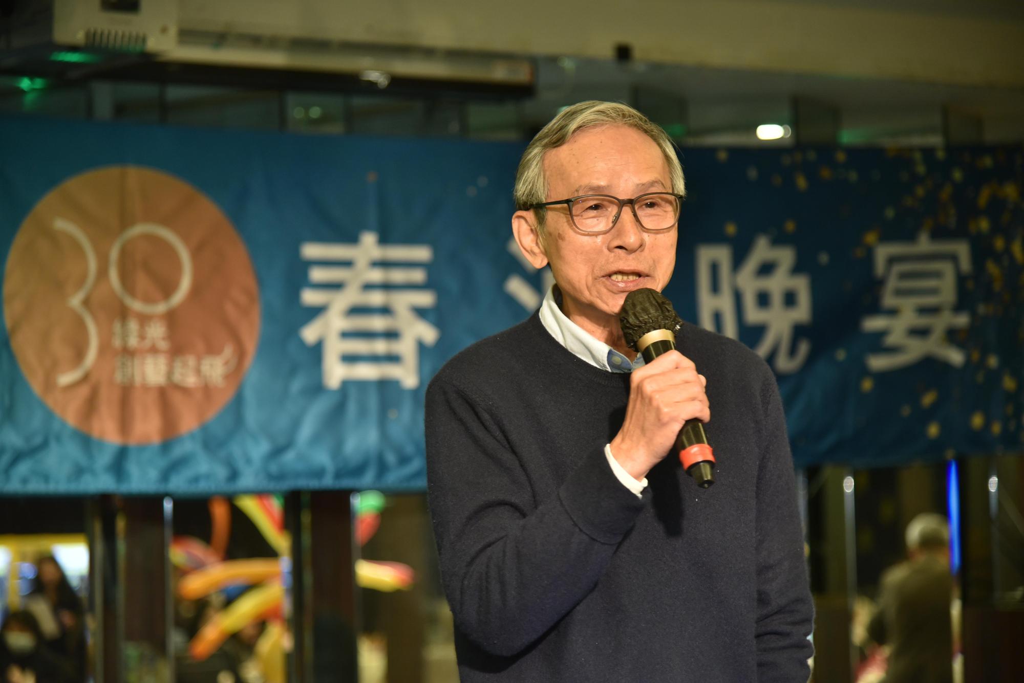 綠光創藝舉行春酒，吳念真感謝全體同仁努力不懈、各界情義相挺也要感謝觀眾在艱難時刻不離不棄。（綠光創藝提供）