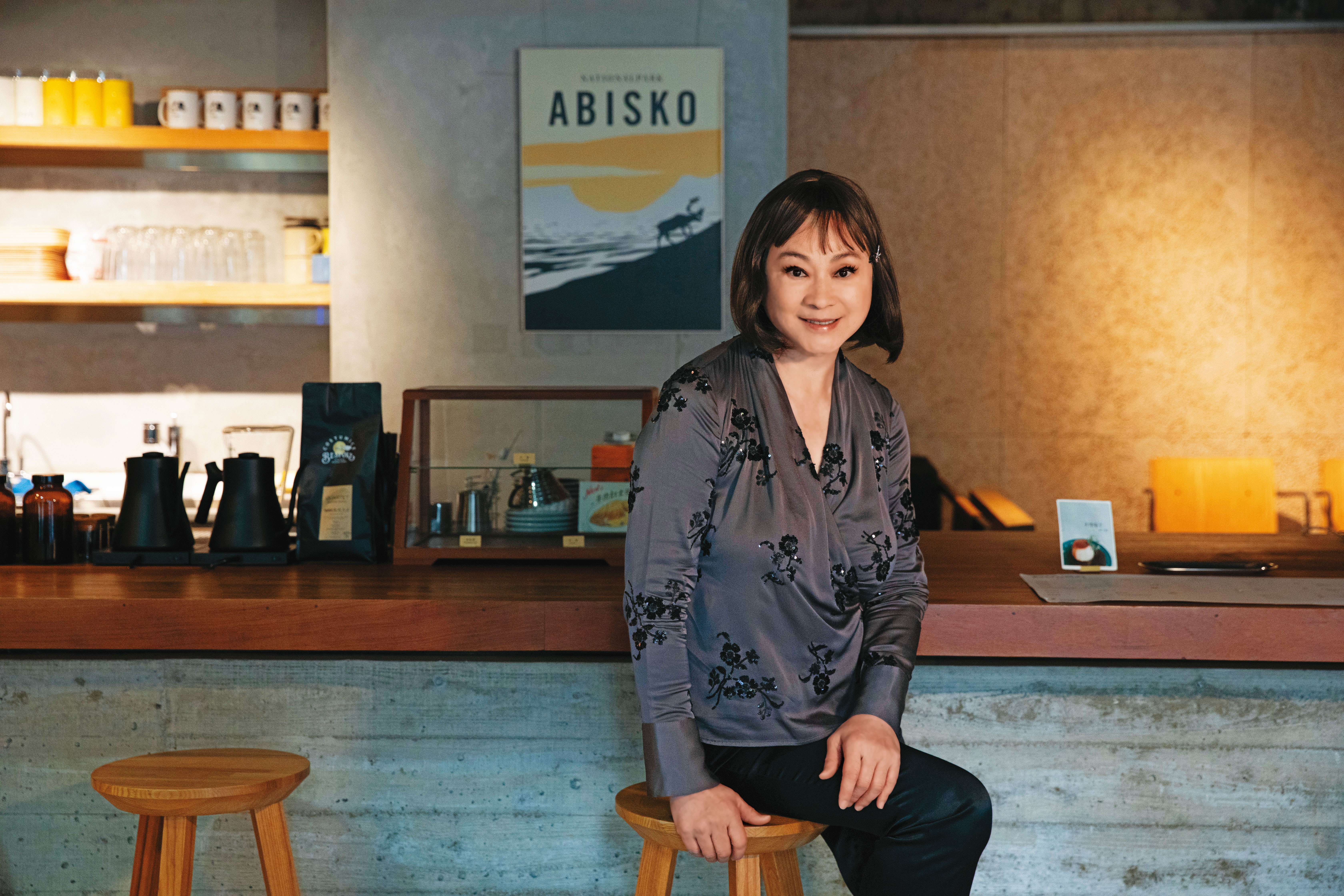 陸小芬重出江湖,重新面對媒體,假髮、假睫毛,內心忐忑不安。