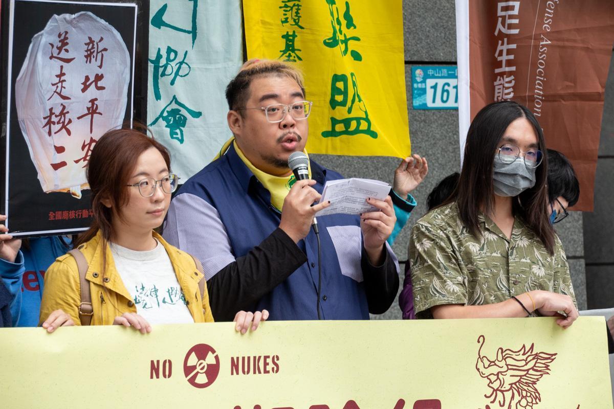 主婦聯盟環境保護基金會發展推廣組長李孝濂表示,威權政府強迫人民跟核電廠綁在一起,力推節能與公民綠能電廠,取代威權核電。(全國廢核行動平台提供)
