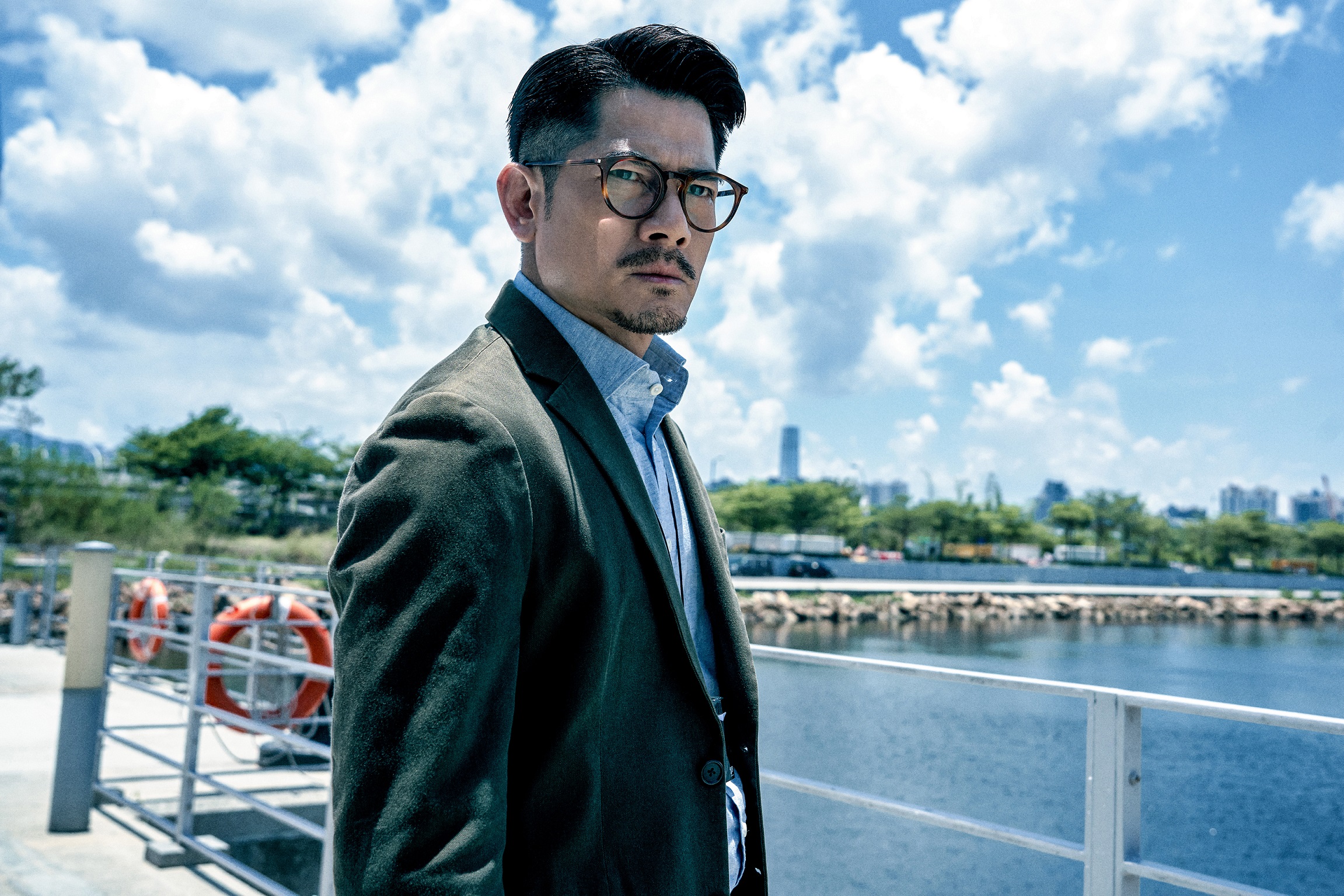 郭富城在《斷網》飾演電腦高手，他為了揣摩駭客的神態也特別參考了真正的駭客操作電腦的手法。（華映提供）