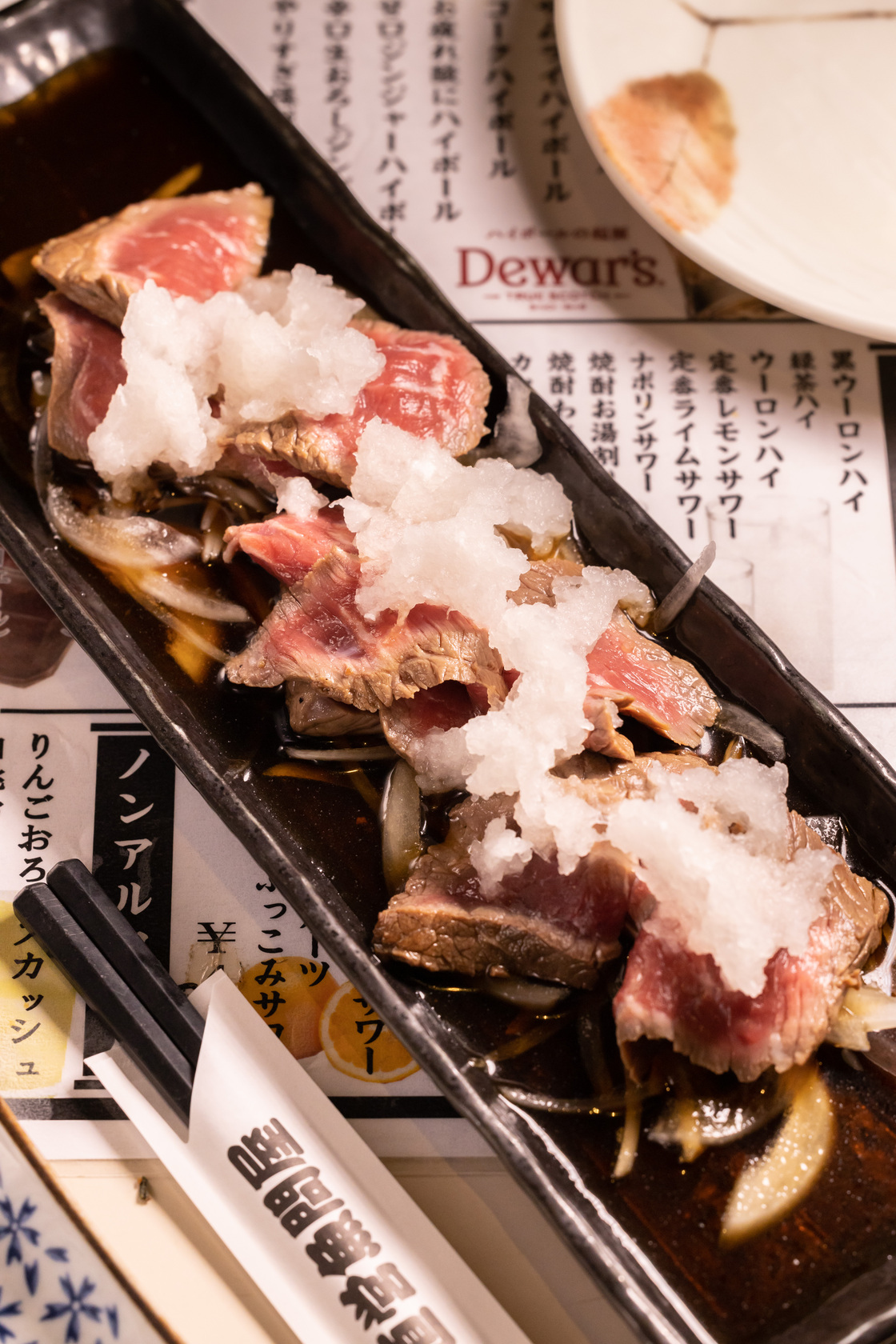 店內供應北海道產牛肉料理，肉質軟嫩。（喝到飽套餐菜色，4, 500日圓／人，約NT$1,019 ）