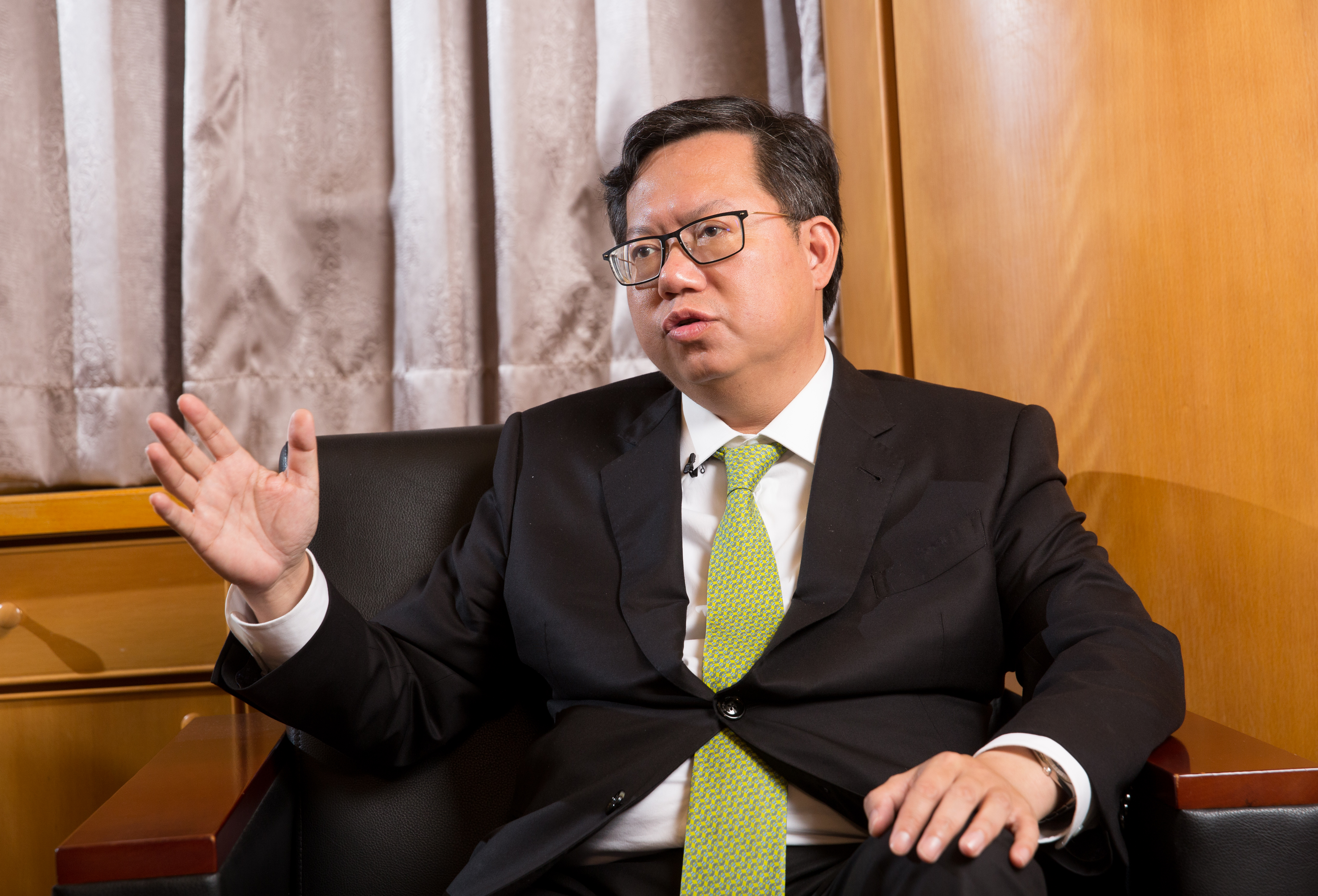 行政院副院長鄭文燦昨表示,《全動法》修法產生不必要的誤解,「因此暫時會留在國防部」。(本刊資料照)