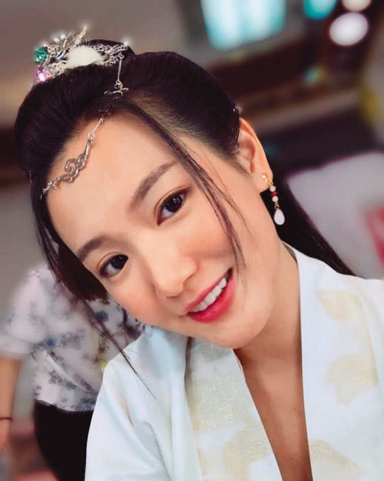 雖然大多演出千金小姐，但葉靜涵坦言不挑角色，有戲就演。（翻攝自葉靜涵IG）