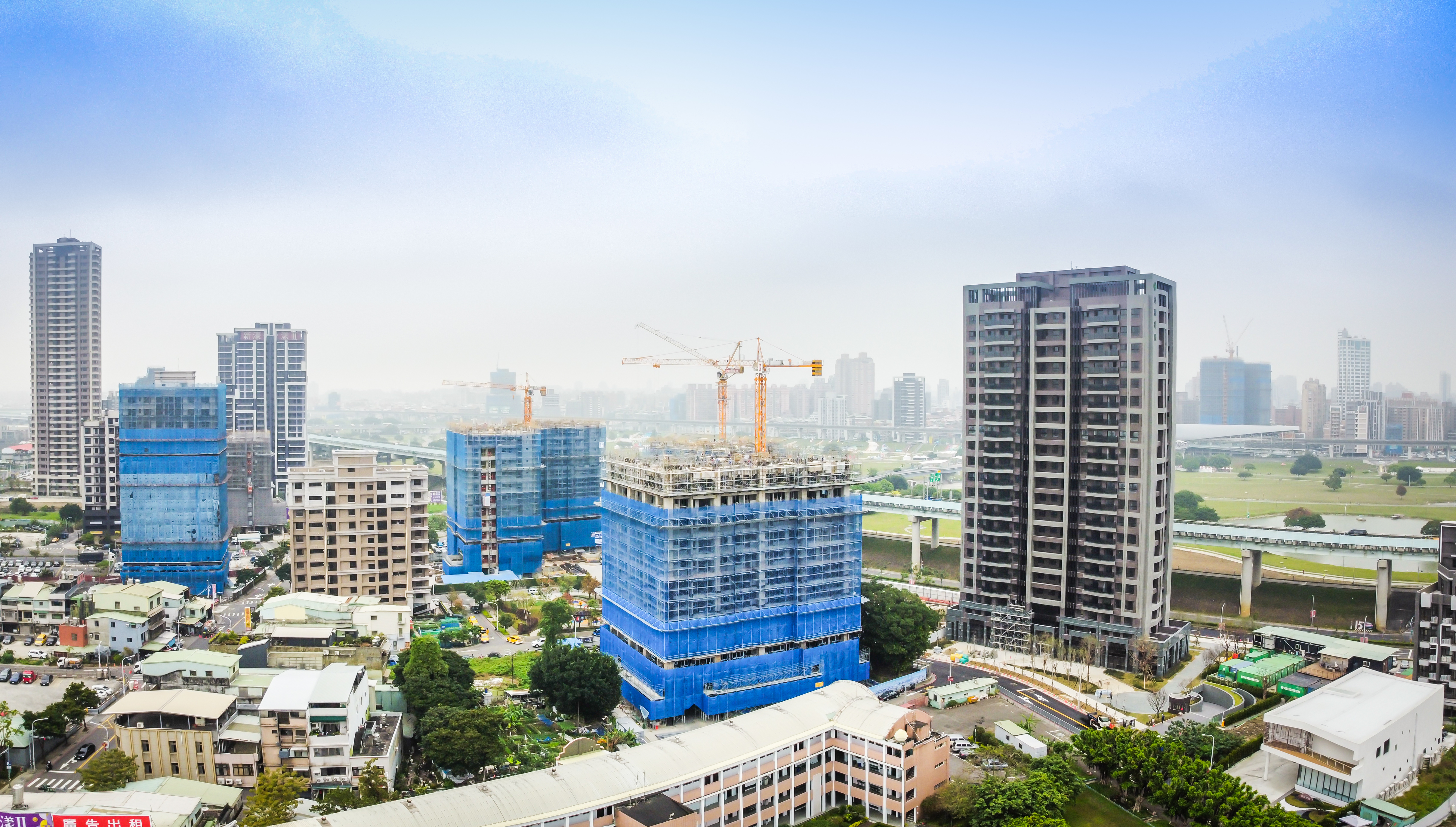 政府重大建設對在地房市是安心保證，新北市政特區的進駐，可望點亮三重房市。