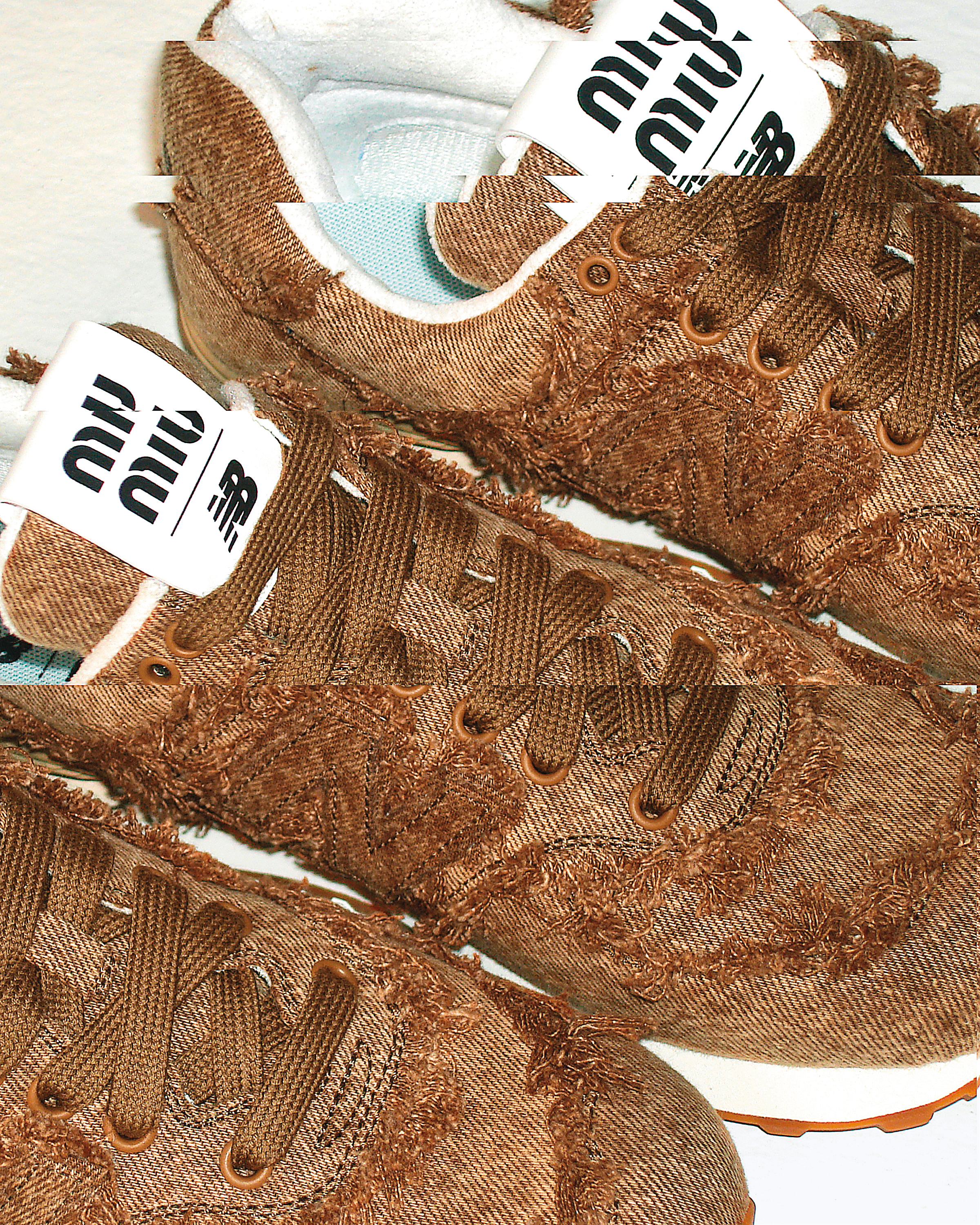 New Balance 574 x MIU MIU仿舊納帕軟皮革運動鞋 NT$35,000。（MIU MIU提供）