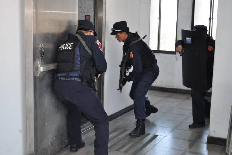 民進黨立委為警察發聲,認為警察工作屬於高風險、高工時,政府對警察人員的照顧,應與時俱進。(翻攝畫面)