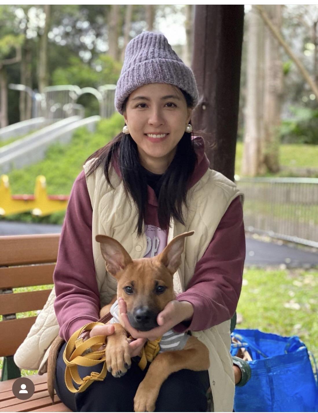 魏蔓近日與羅志祥、胡宇威、陳楚河、任容萱及李宣榕共同主持三立《Top Dog回家》節目,6人在節目中為愛狗擔任「守護者」。(翻攝自魏蔓IG)