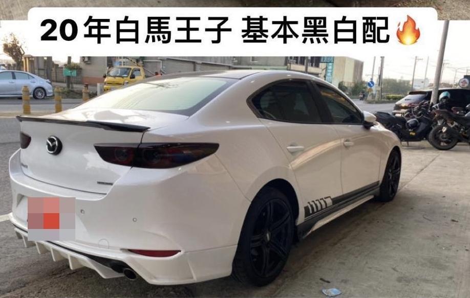 網友痛批，中古車行業務未經自己同意拍攝汽車，還逕自PO上網販售。（翻攝自爆料公社）